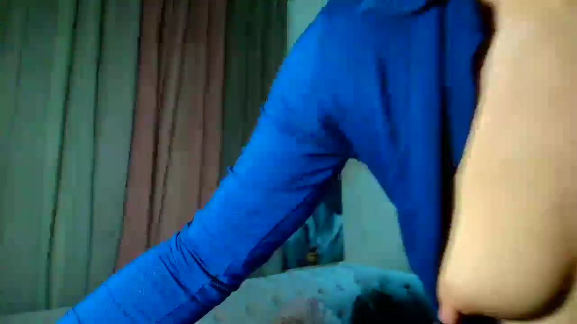 Gallery image thumbnail from Aarte_miss's myfreecams stream on, 01/15/2025, 24:45 image 15 of 20