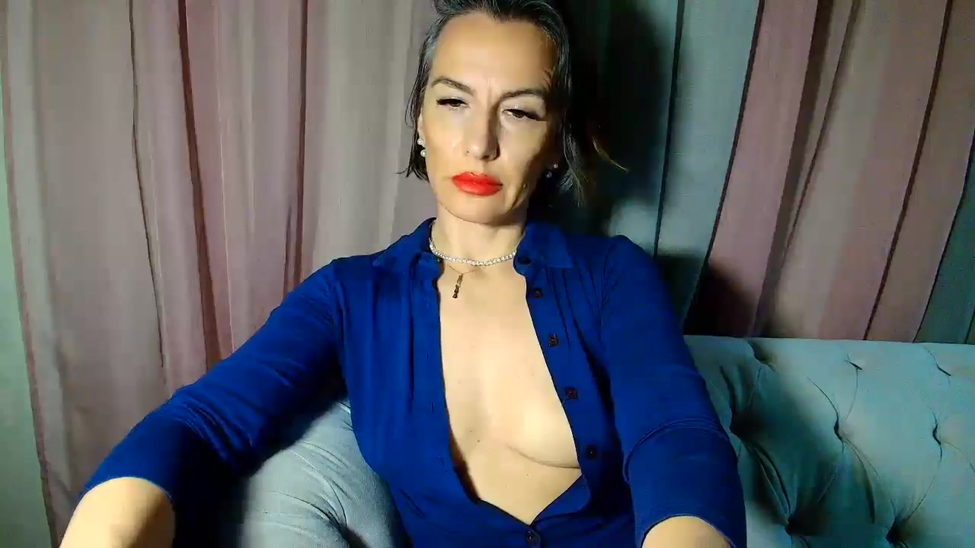 Gallery image thumbnail from Aarte_miss's myfreecams stream on, 01/15/2025, 24:45 image 6 of 20