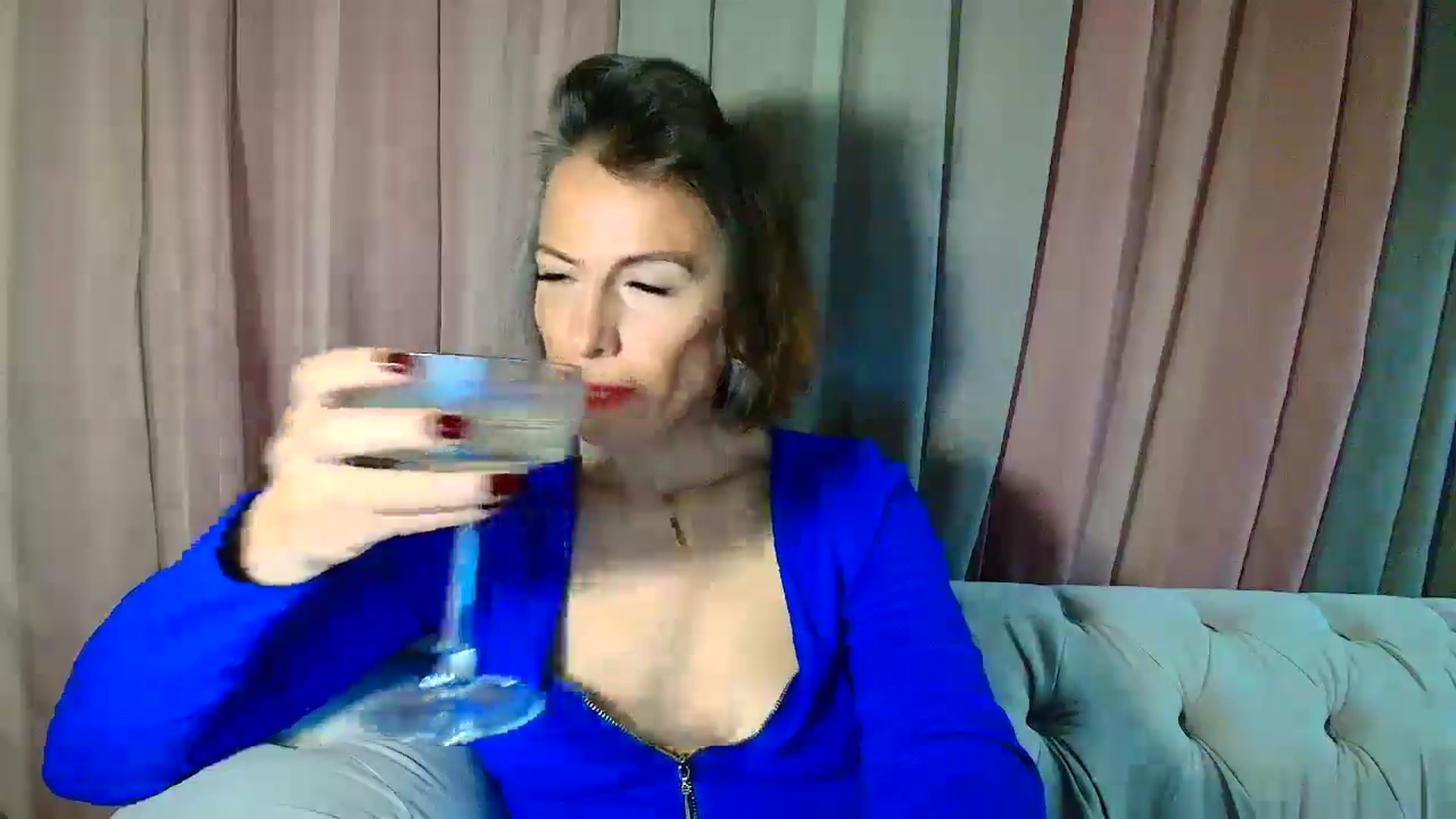 Gallery image thumbnail from Aarte_miss's myfreecams stream on, 02/23/2025, 03:34 image 15 of 20