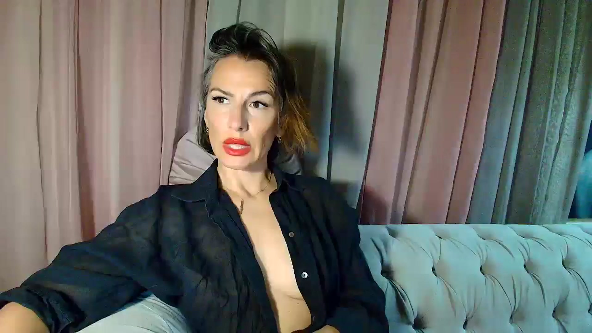 Gallery image thumbnail from Aarte_miss's myfreecams stream on, 02/24/2025, 24:02 image 14 of 20
