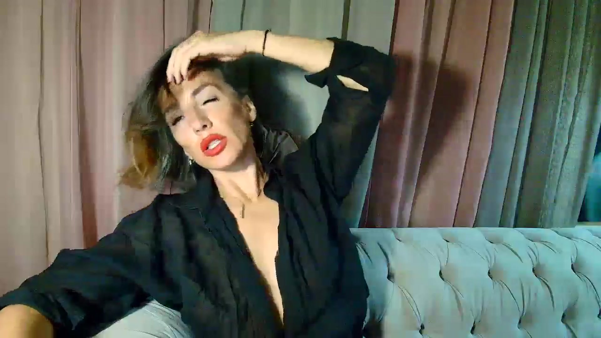 Gallery image thumbnail from Aarte_miss's myfreecams stream on, 02/24/2025, 24:02 image 15 of 20