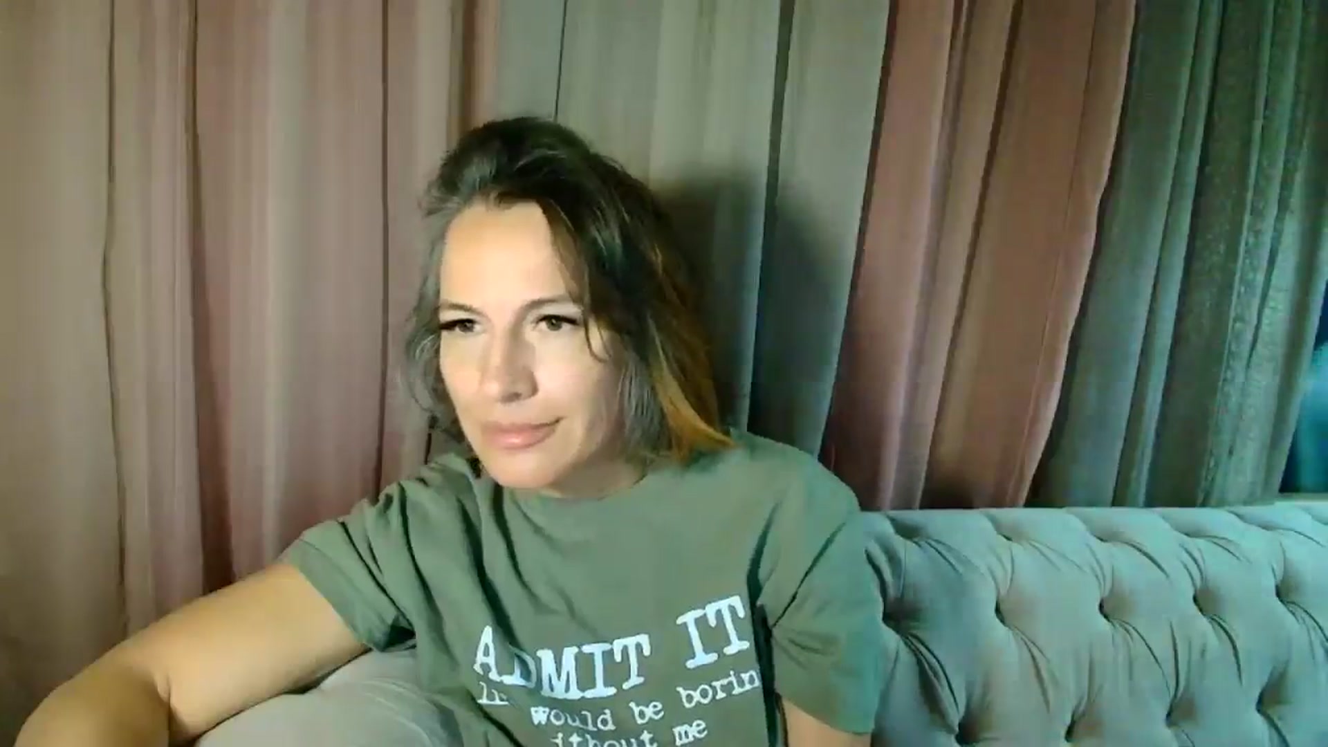 Gallery image thumbnail from Aarte_miss's myfreecams stream on, 03/01/2025, 24:03 image 17 of 20
