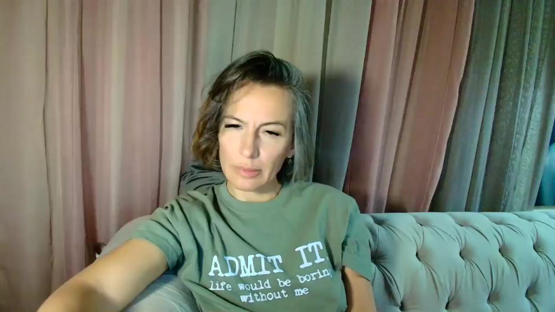 Gallery image thumbnail from Aarte_miss's myfreecams stream on, 03/01/2025, 24:03 image 16 of 20