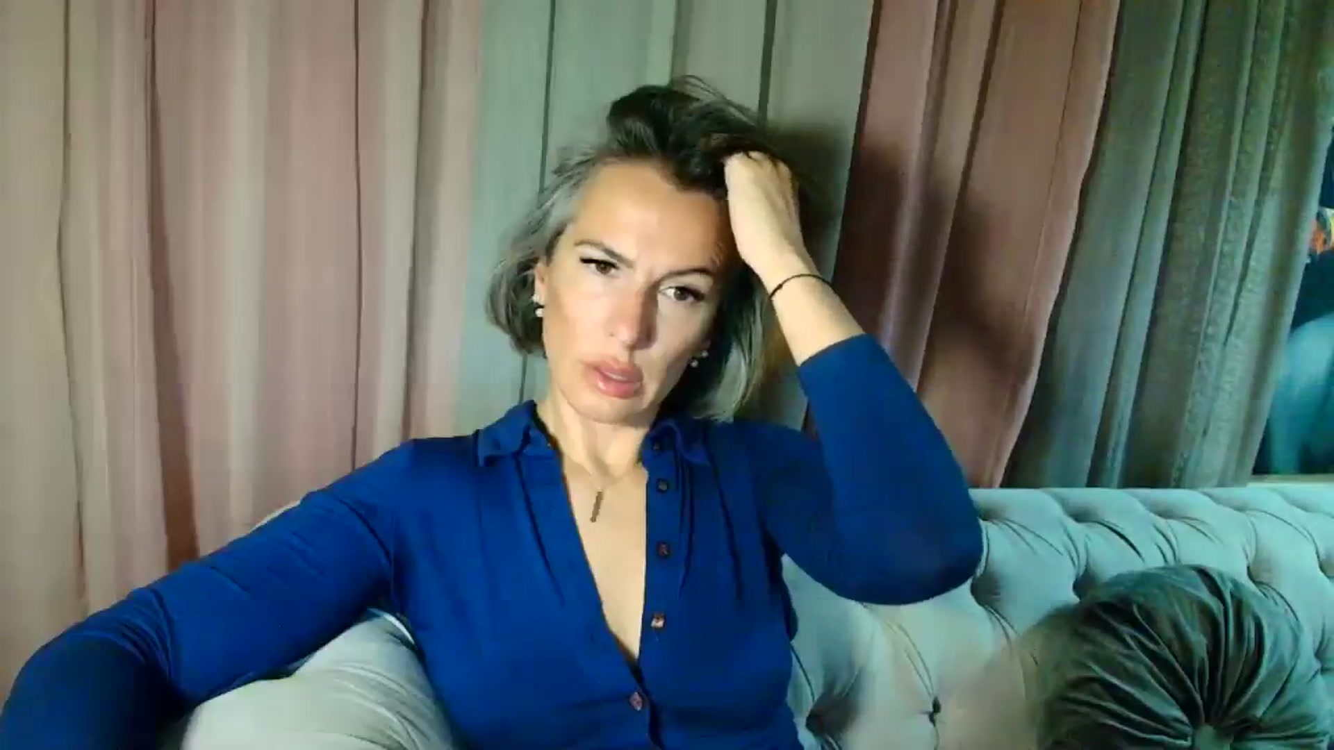 Gallery image thumbnail from Aarte_miss's myfreecams stream on, 03/02/2025, 23:33 image 17 of 20