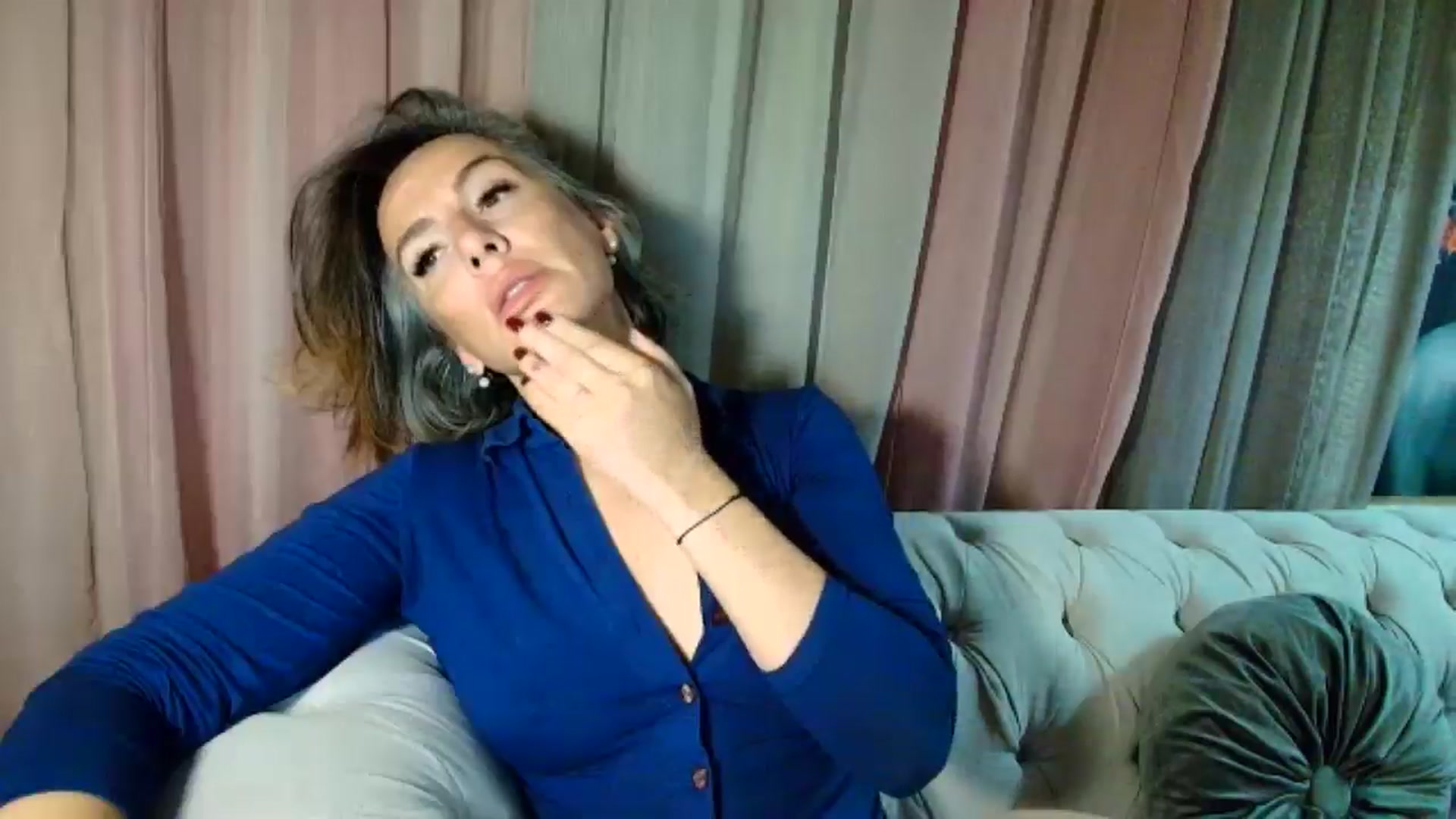 Gallery image thumbnail from Aarte_miss's myfreecams stream on, 03/02/2025, 23:33 image 2 of 20
