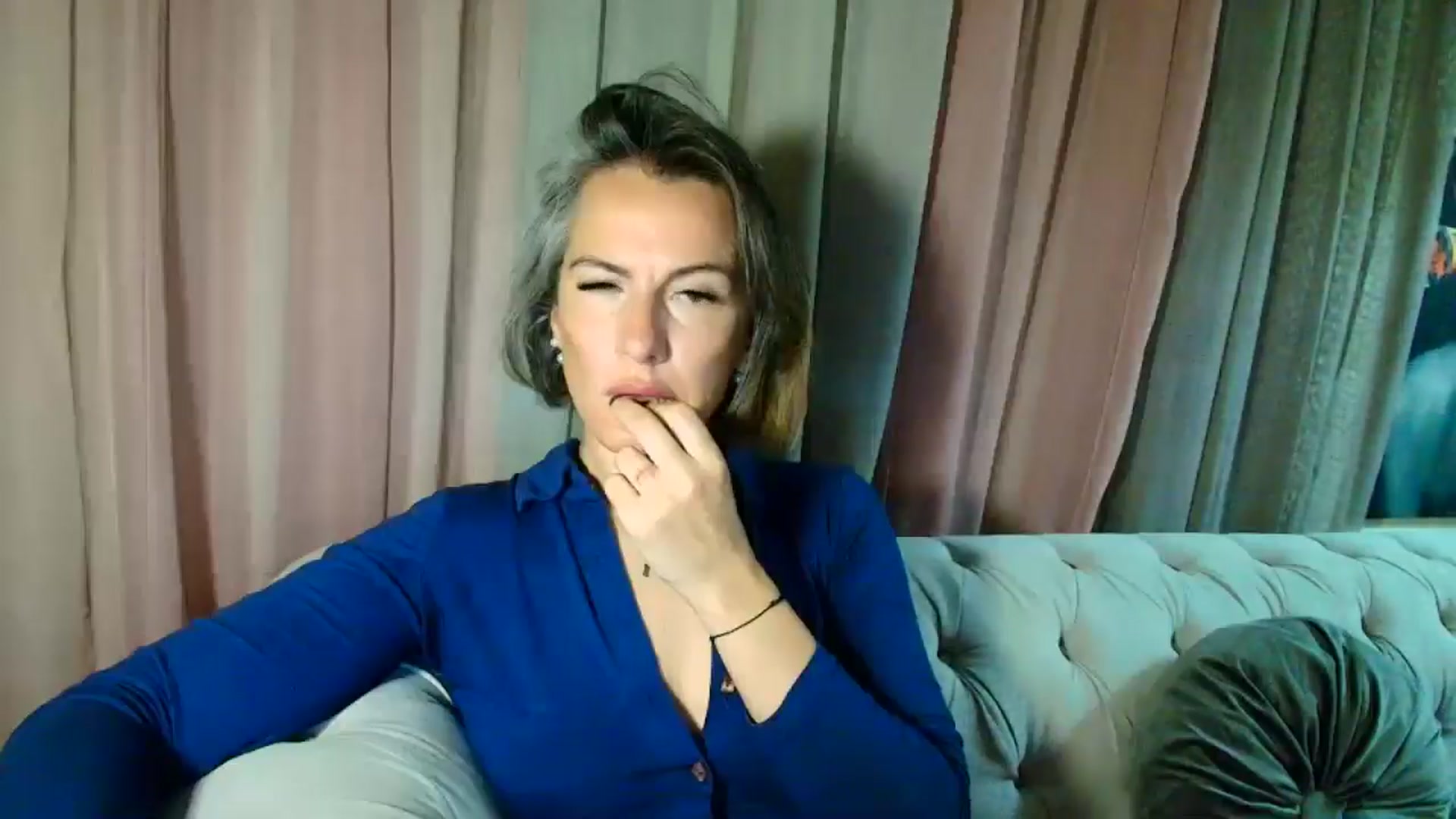 Gallery image thumbnail from Aarte_miss's myfreecams stream on, 03/02/2025, 23:33 image 18 of 20