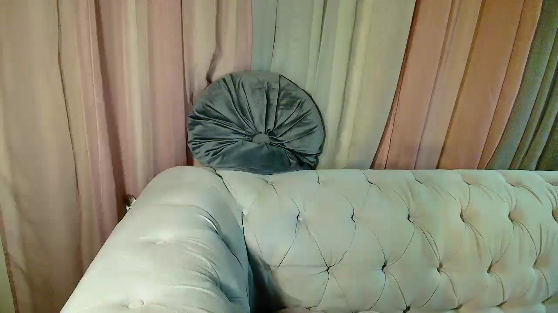 Gallery image thumbnail from Aarte_miss's myfreecams stream on, 03/31/2025, 02:24 image 5 of 20
