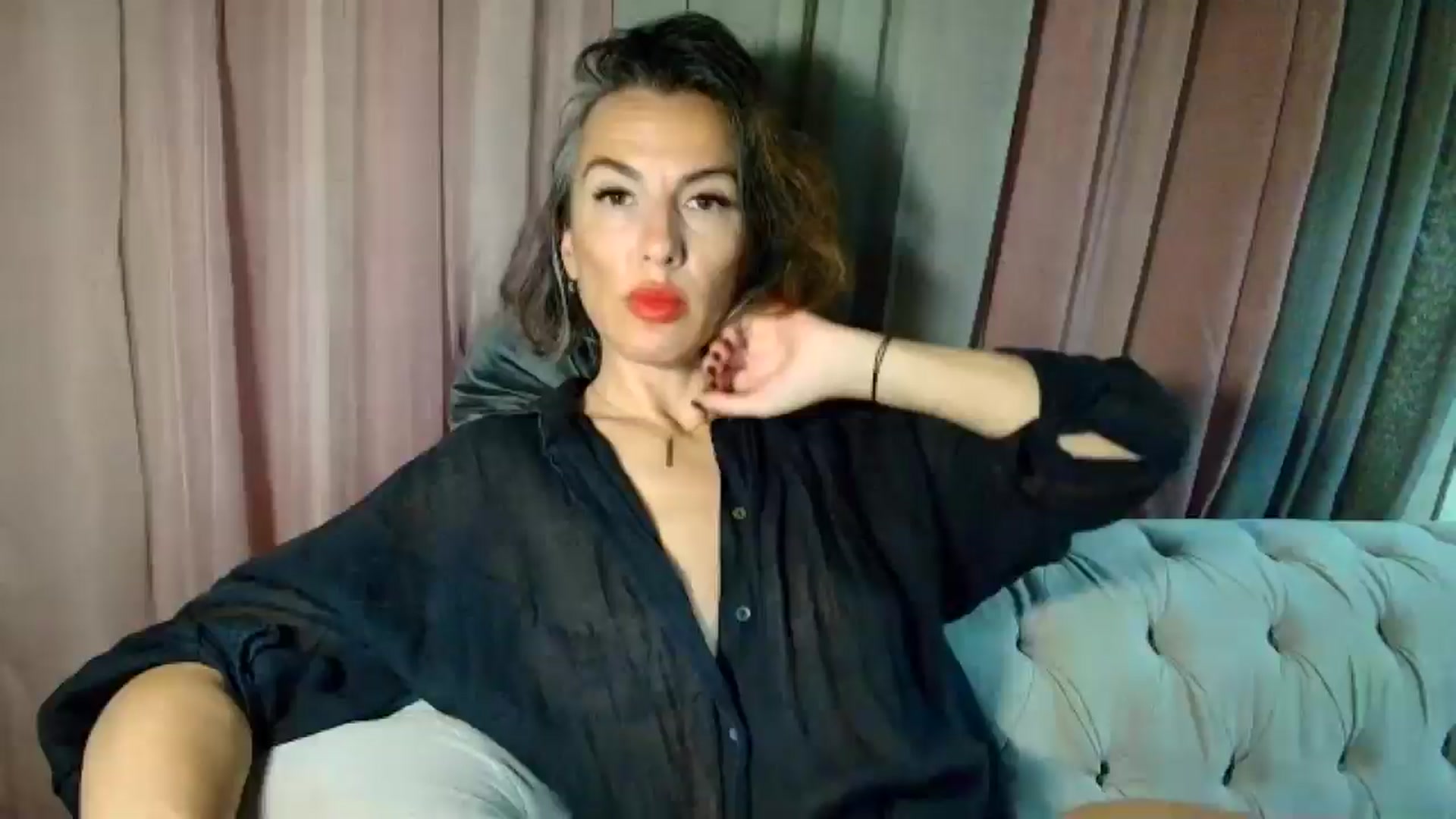 Gallery image thumbnail from Aarte_miss's myfreecams stream on, 04/01/2025, 24:10 image 1 of 20
