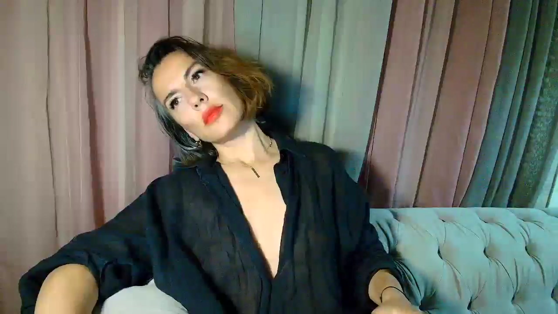 Gallery image thumbnail from Aarte_miss's myfreecams stream on, 04/01/2025, 24:10 image 12 of 20