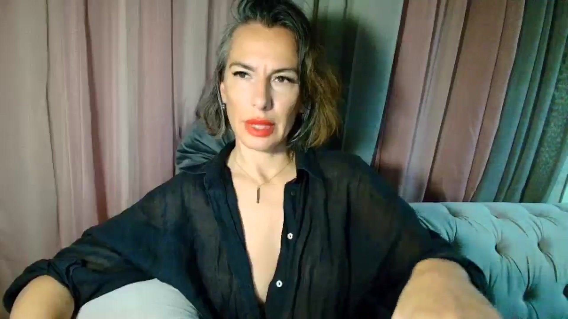 Gallery image thumbnail from Aarte_miss's myfreecams stream on, 04/01/2025, 24:10 image 3 of 20