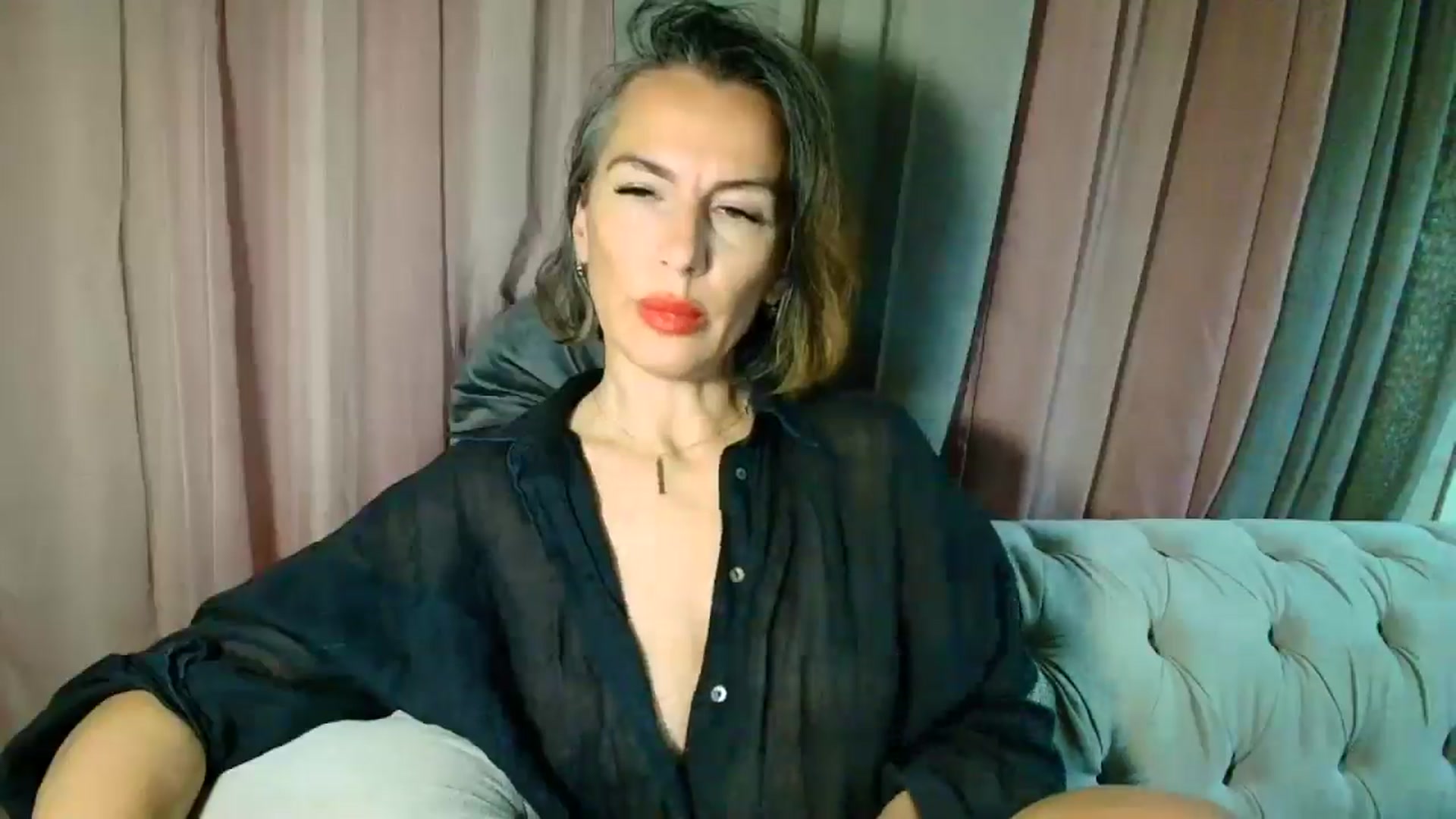 Gallery image thumbnail from Aarte_miss's myfreecams stream on, 04/01/2025, 24:10 image 6 of 20