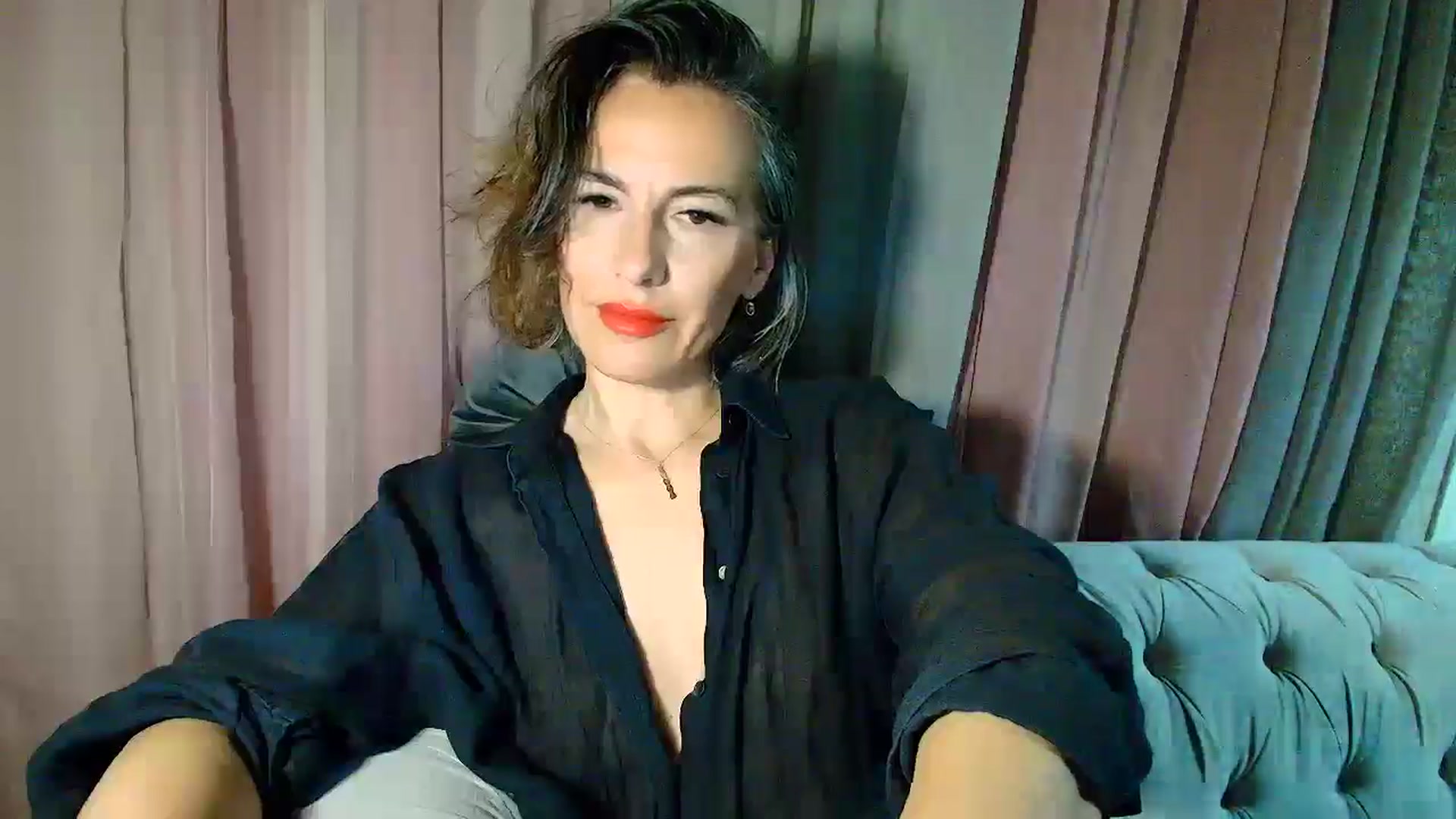 Gallery image thumbnail from Aarte_miss's myfreecams stream on, 04/01/2025, 24:10 image 14 of 20