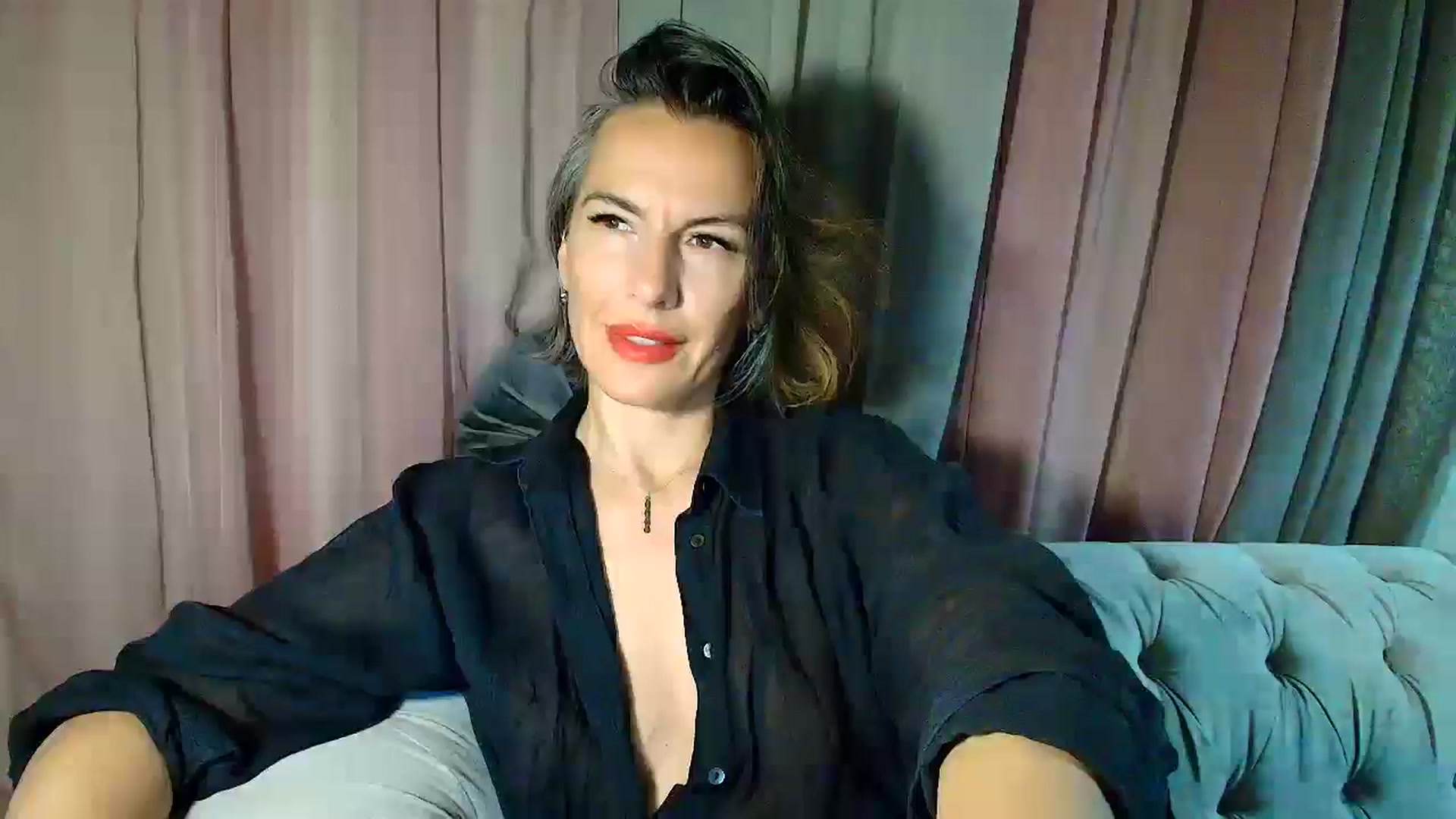 Gallery image thumbnail from Aarte_miss's myfreecams stream on, 04/01/2025, 01:37 image 8 of 20