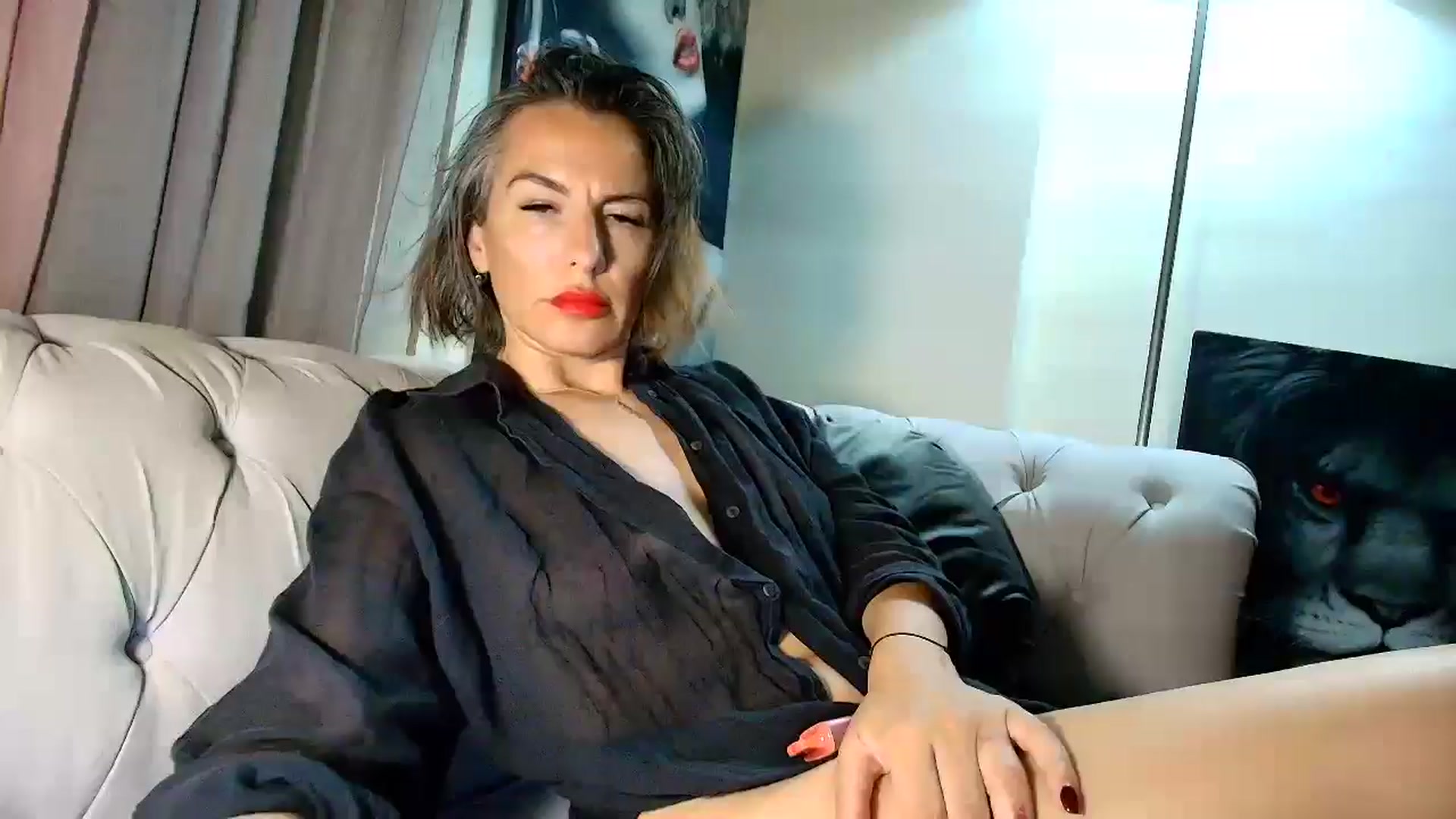 Gallery image thumbnail from Aarte_miss's myfreecams stream on, 04/01/2025, 01:37 image 1 of 20