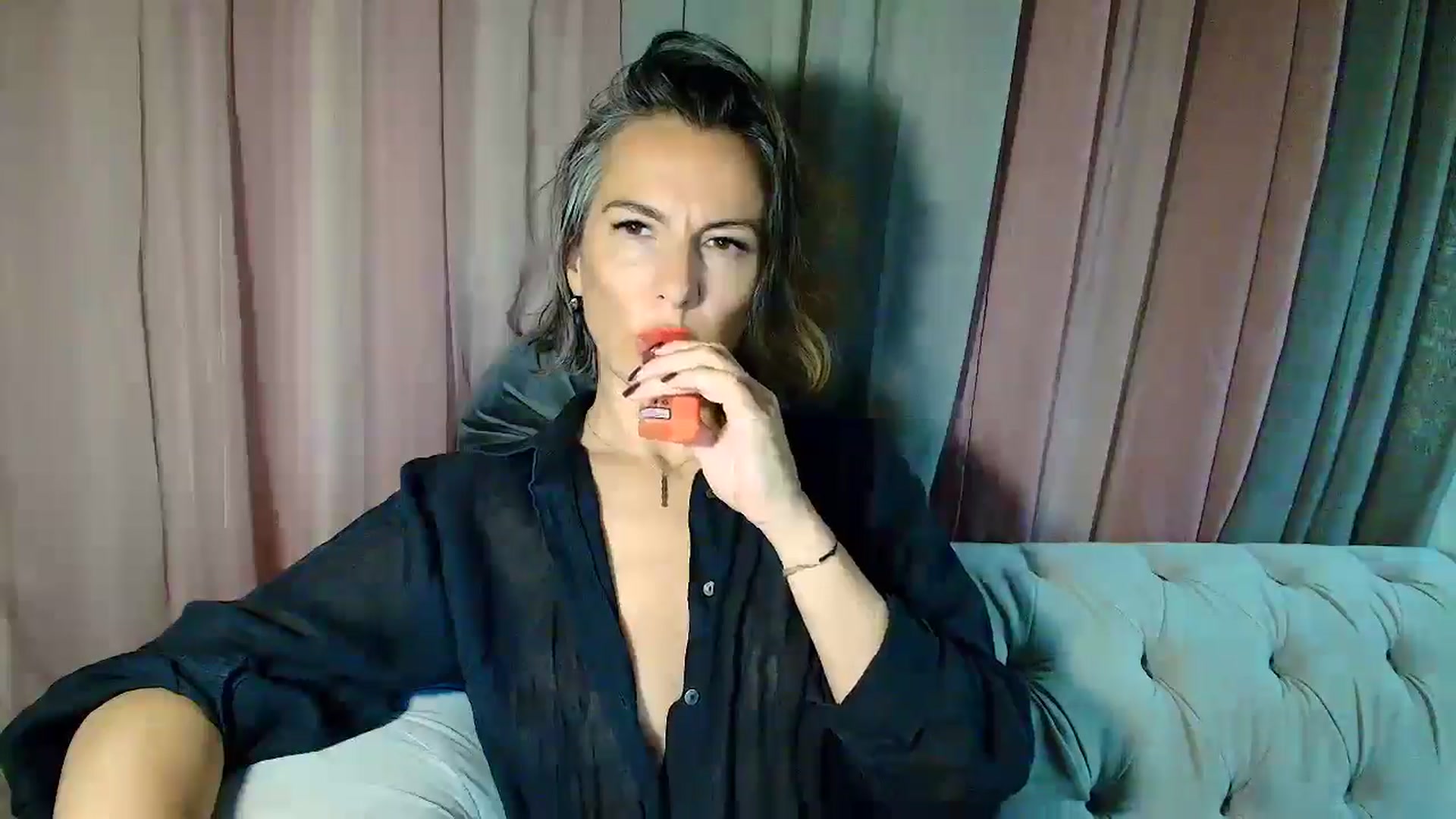 Gallery image thumbnail from Aarte_miss's myfreecams stream on, 04/01/2025, 01:37 image 6 of 20