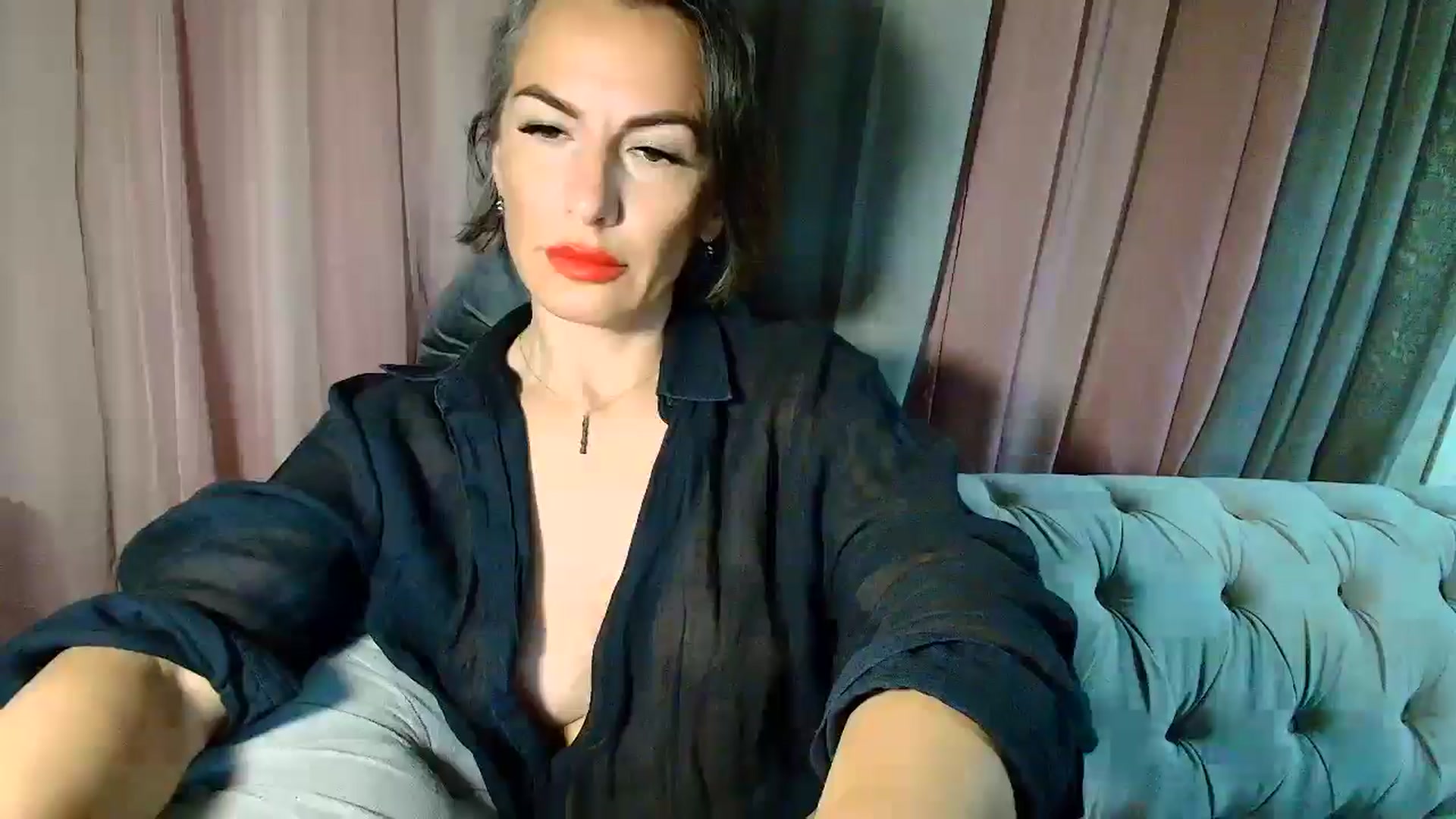 Gallery image thumbnail from Aarte_miss's myfreecams stream on, 04/04/2025, 24:01 image 4 of 20