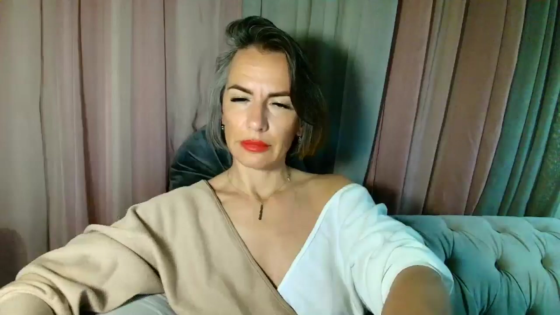 Gallery image thumbnail from Aarte_miss's myfreecams stream on, 04/05/2025, 24:10 image 10 of 20