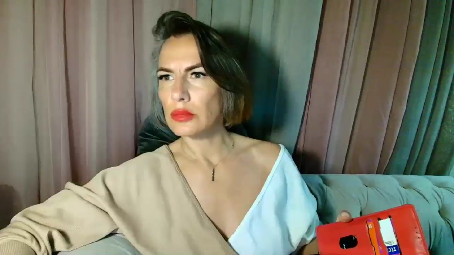 Gallery image thumbnail from Aarte_miss's myfreecams stream on, 04/05/2025, 24:10 image 7 of 20