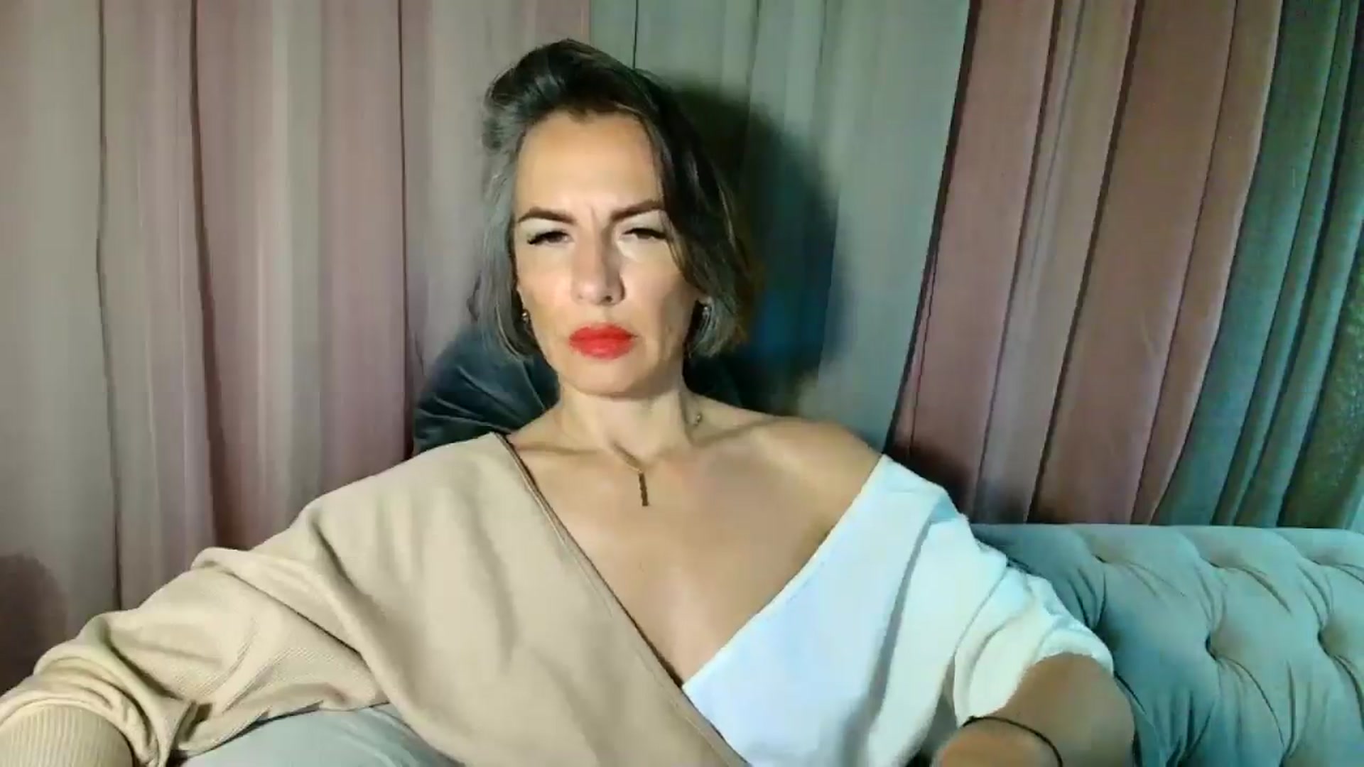 Gallery image thumbnail from Aarte_miss's myfreecams stream on, 04/05/2025, 24:10 image 2 of 20