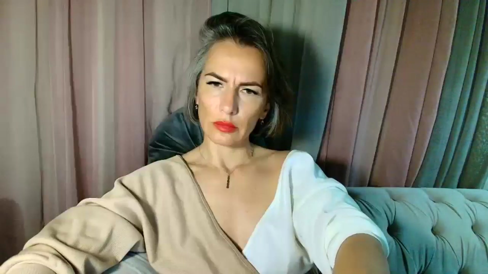 Gallery image thumbnail from Aarte_miss's myfreecams stream on, 04/05/2025, 24:10 image 4 of 20