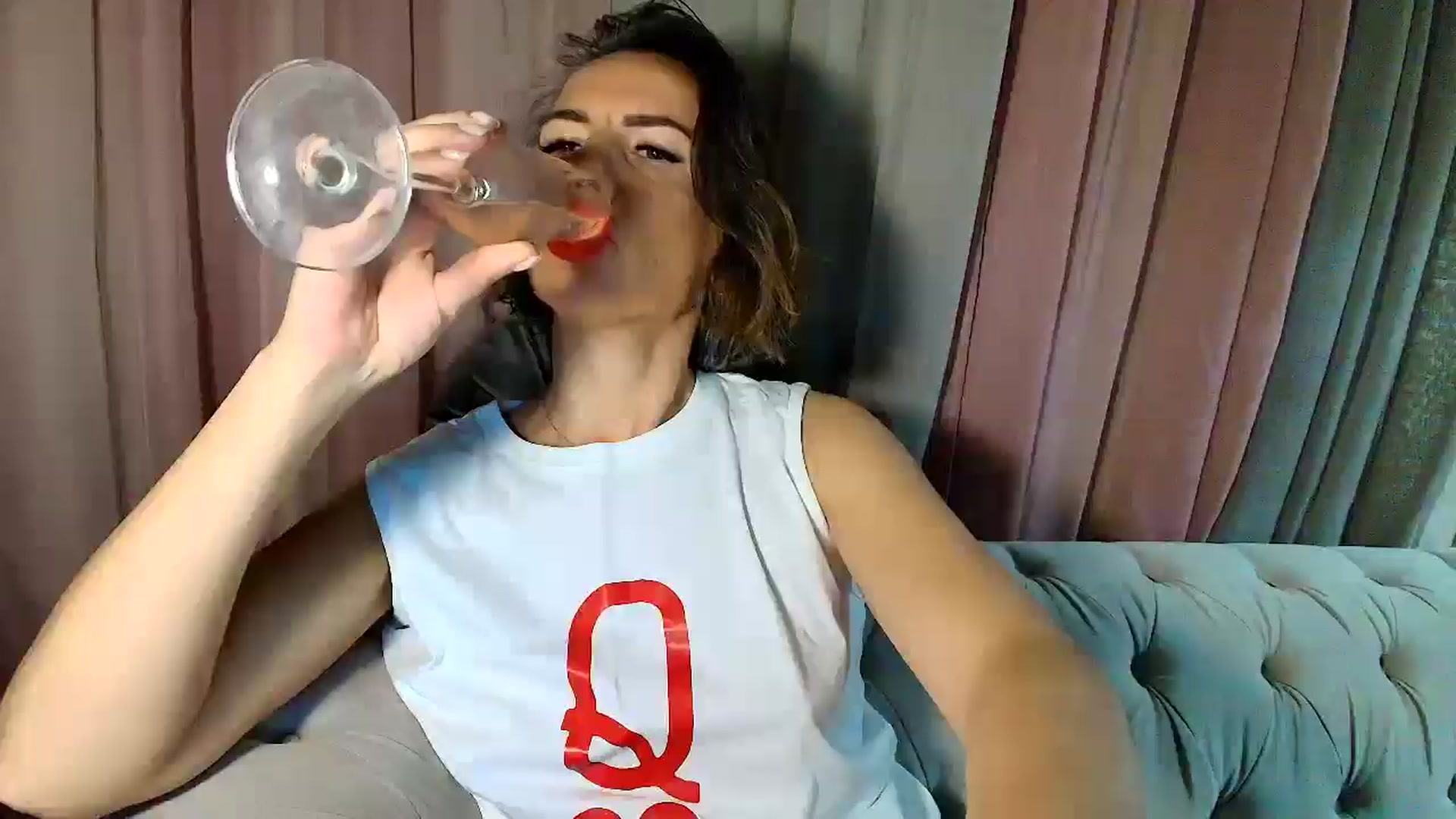 Gallery image thumbnail from Aarte_miss's myfreecams stream on, 04/05/2025, 21:43 image 6 of 20