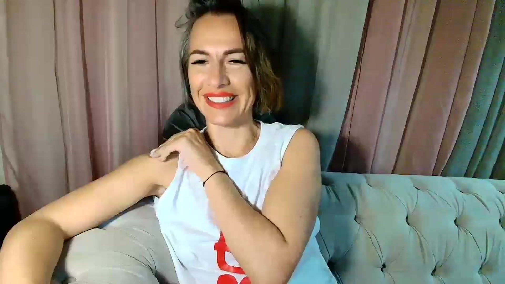 Gallery image thumbnail from Aarte_miss's myfreecams stream on, 04/06/2025, 04:11 image 17 of 20