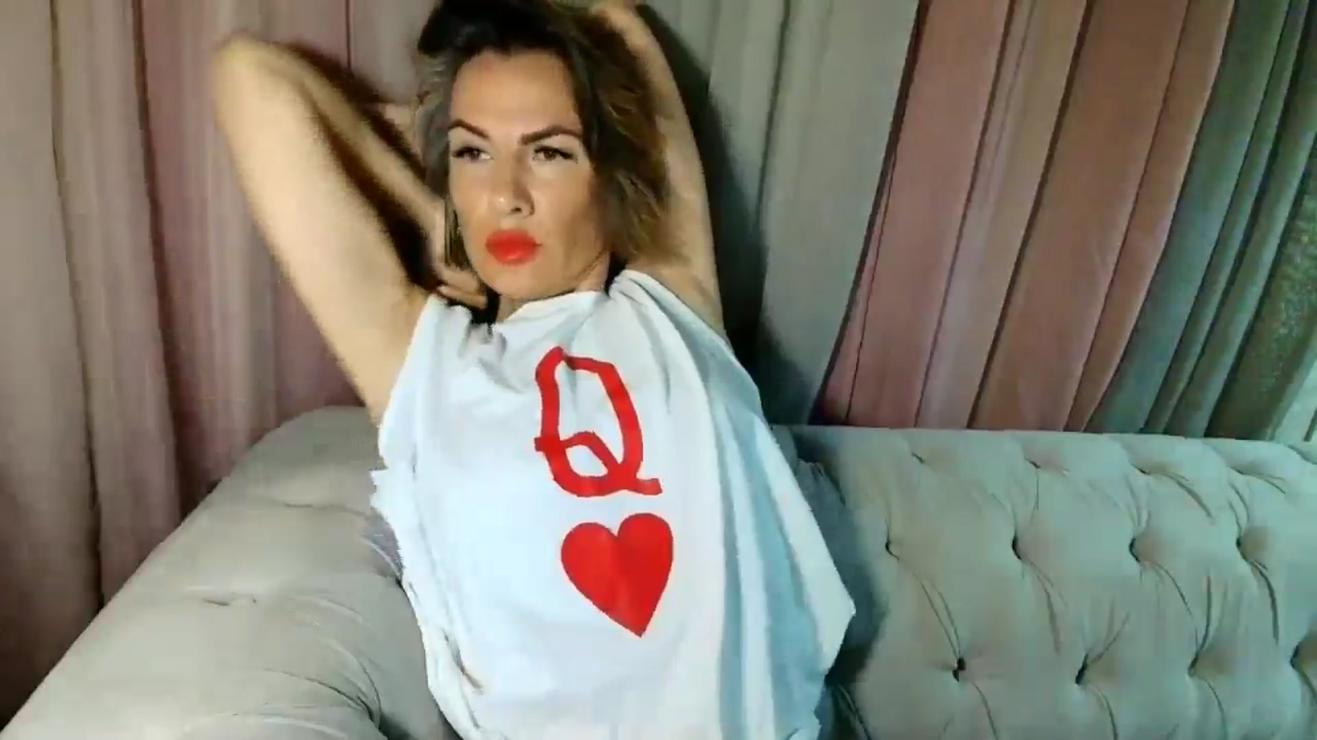 Gallery image thumbnail from Aarte_miss's myfreecams stream on, 04/06/2025, 04:11 image 2 of 20