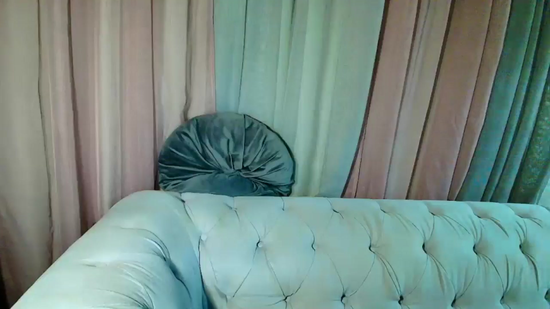 Gallery image thumbnail from Aarte_miss's myfreecams stream on, 04/07/2025, 02:16 image 3 of 20