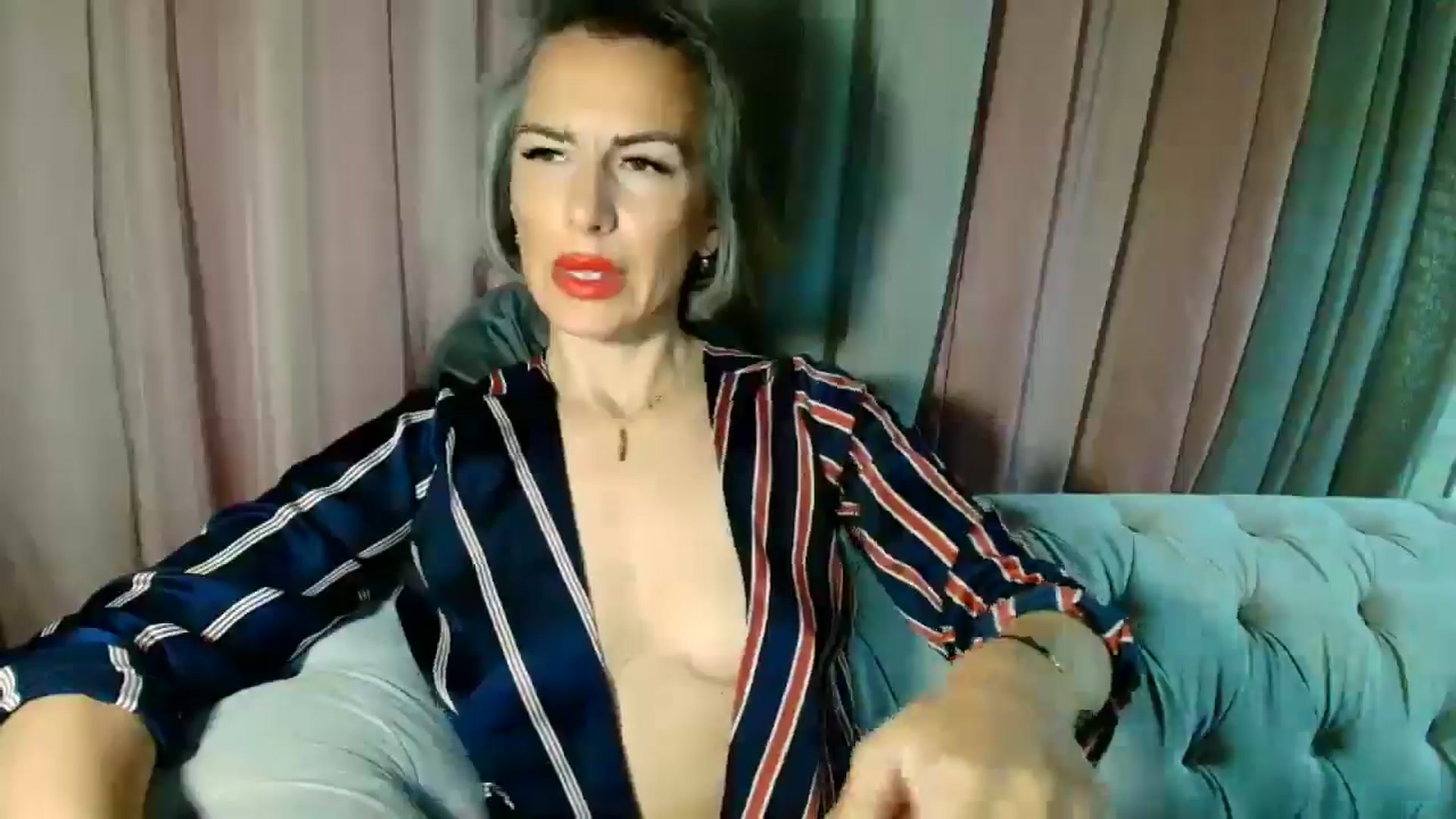 Gallery image thumbnail from Aarte_miss's myfreecams stream on, 04/11/2025, 24:02 image 11 of 20