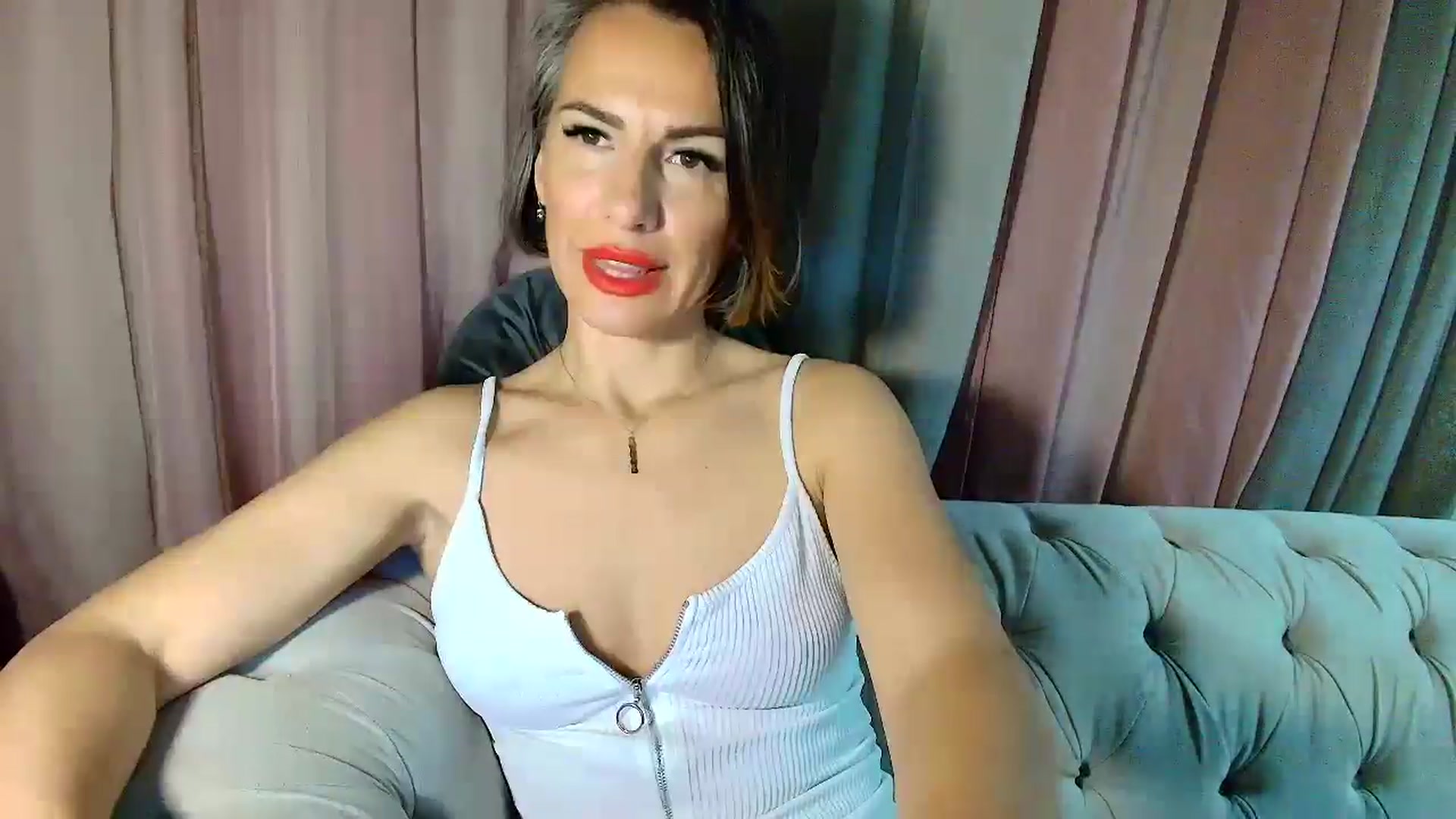 Gallery image thumbnail from Aarte_miss's myfreecams stream on, 04/12/2025, 24:00 image 11 of 20