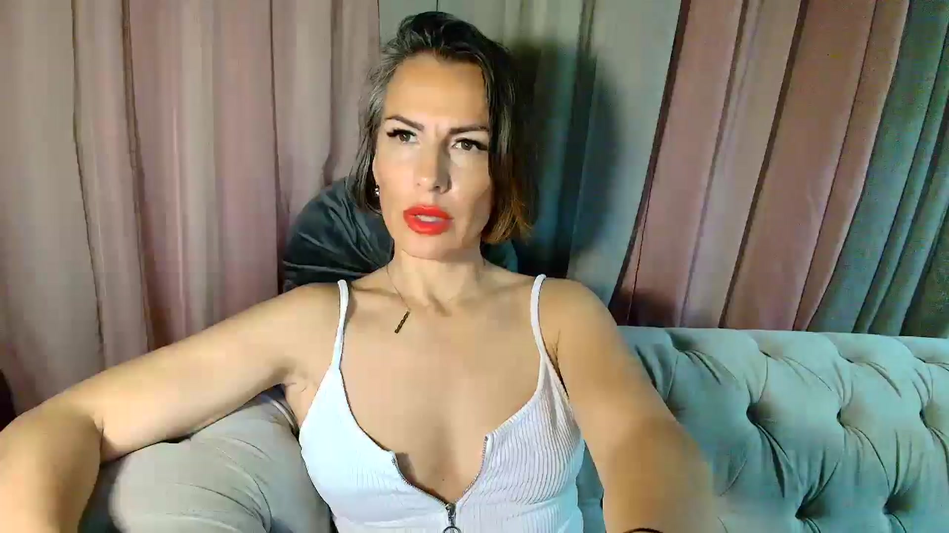 Gallery image thumbnail from Aarte_miss's myfreecams stream on, 04/12/2025, 24:00 image 7 of 20