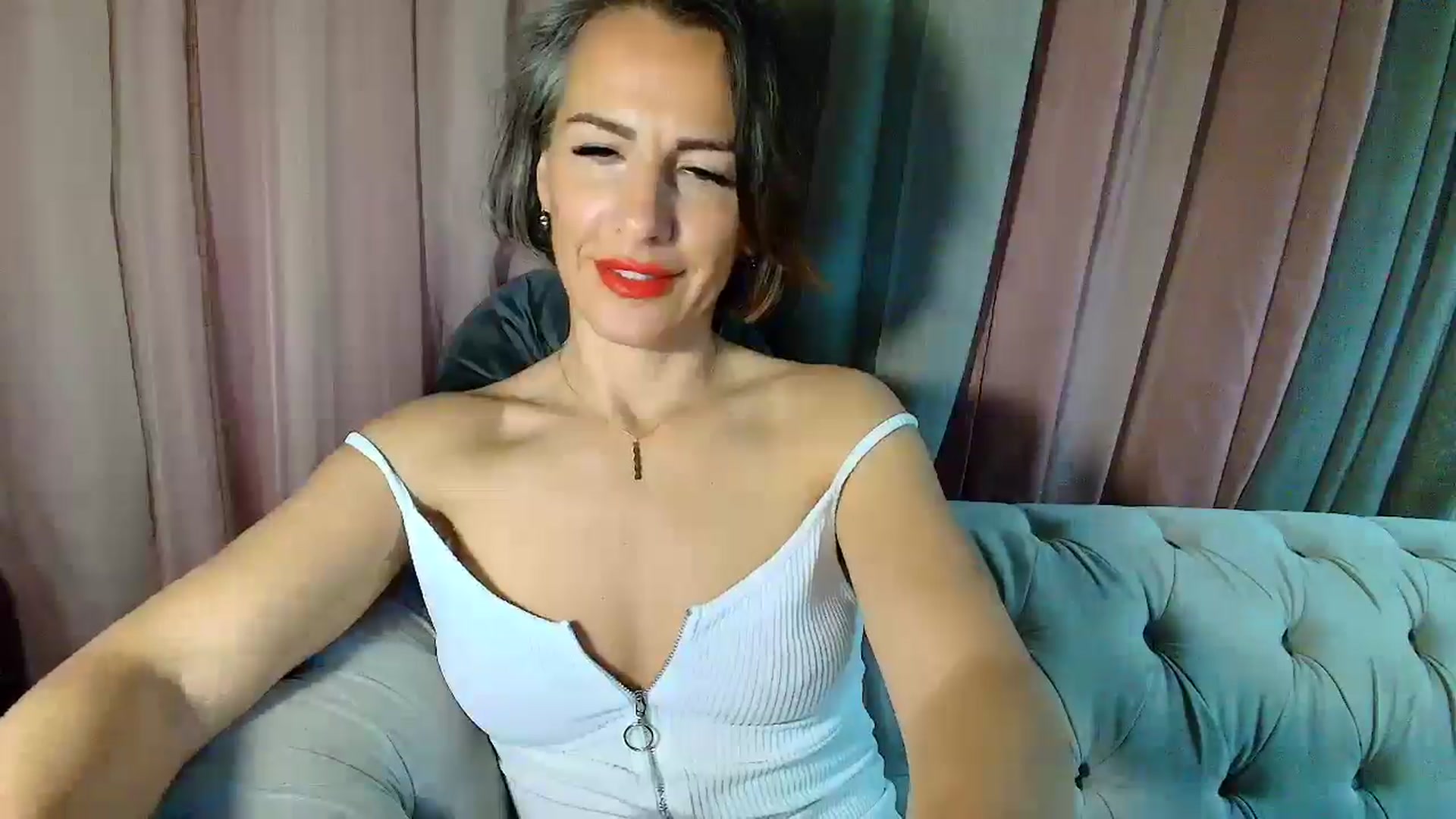 Gallery image thumbnail from Aarte_miss's myfreecams stream on, 04/12/2025, 24:00 image 14 of 20