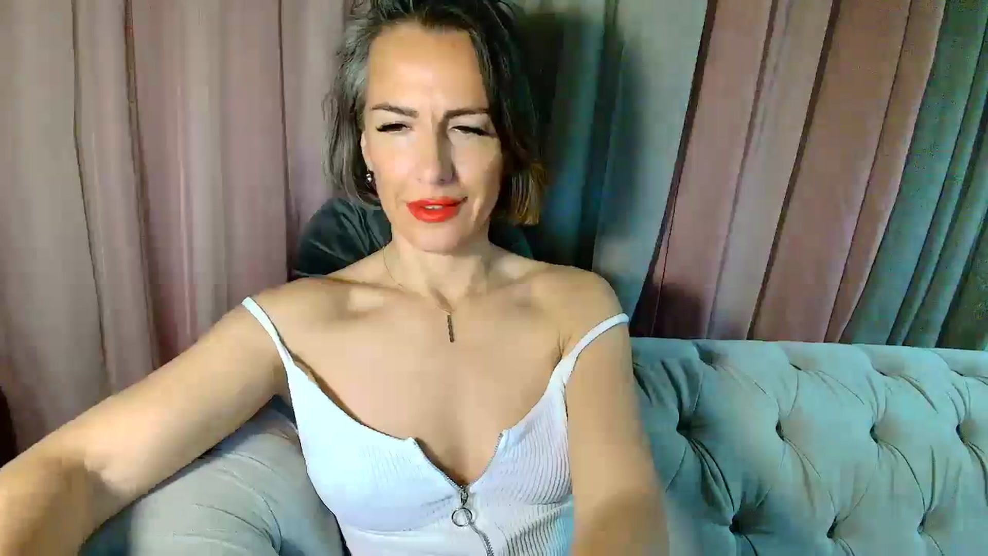 Gallery image thumbnail from Aarte_miss's myfreecams stream on, 04/12/2025, 24:00 image 18 of 20