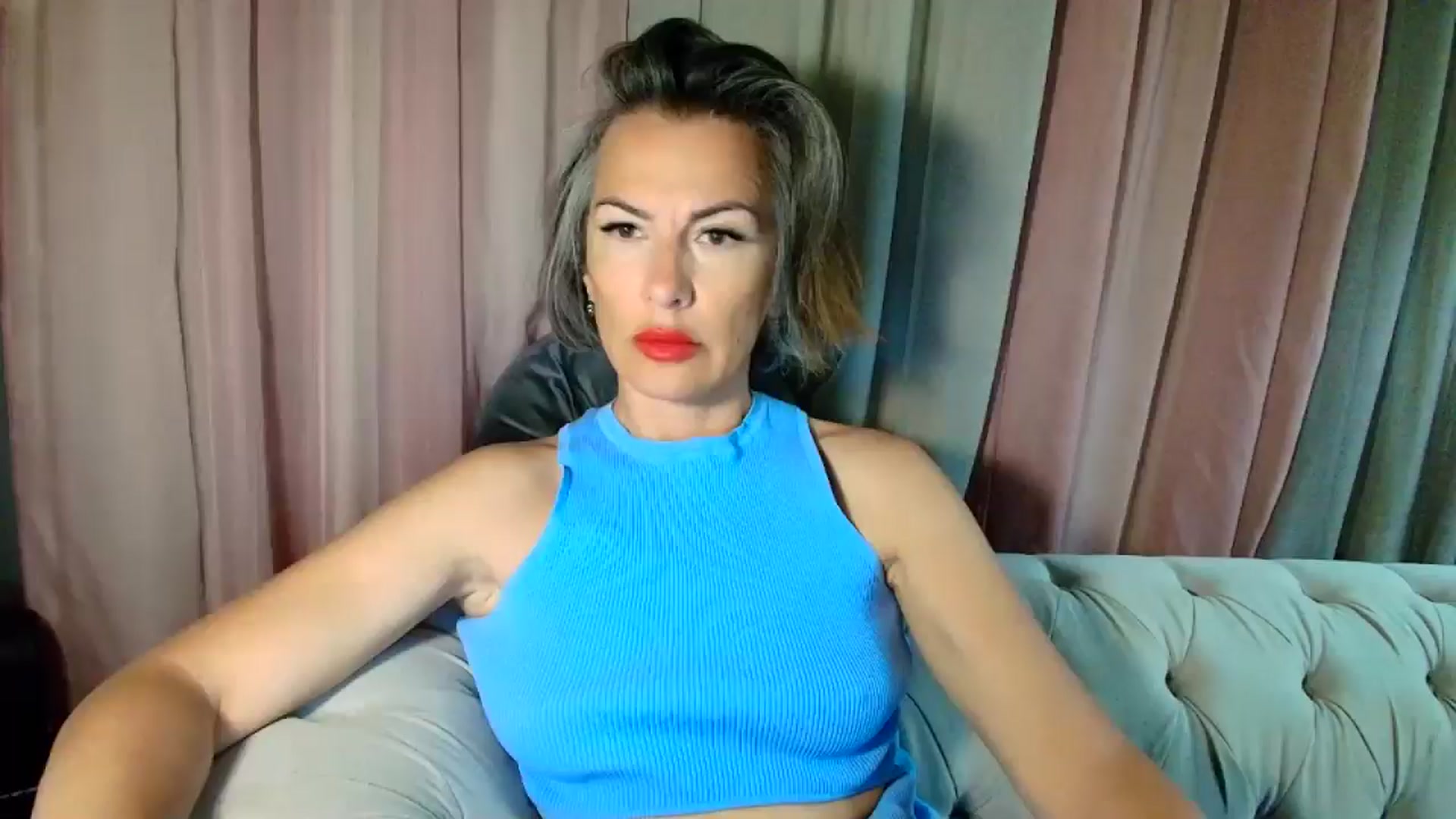 Gallery image thumbnail from Aarte_miss's myfreecams stream on, 04/19/2025, 04:03 image 1 of 20