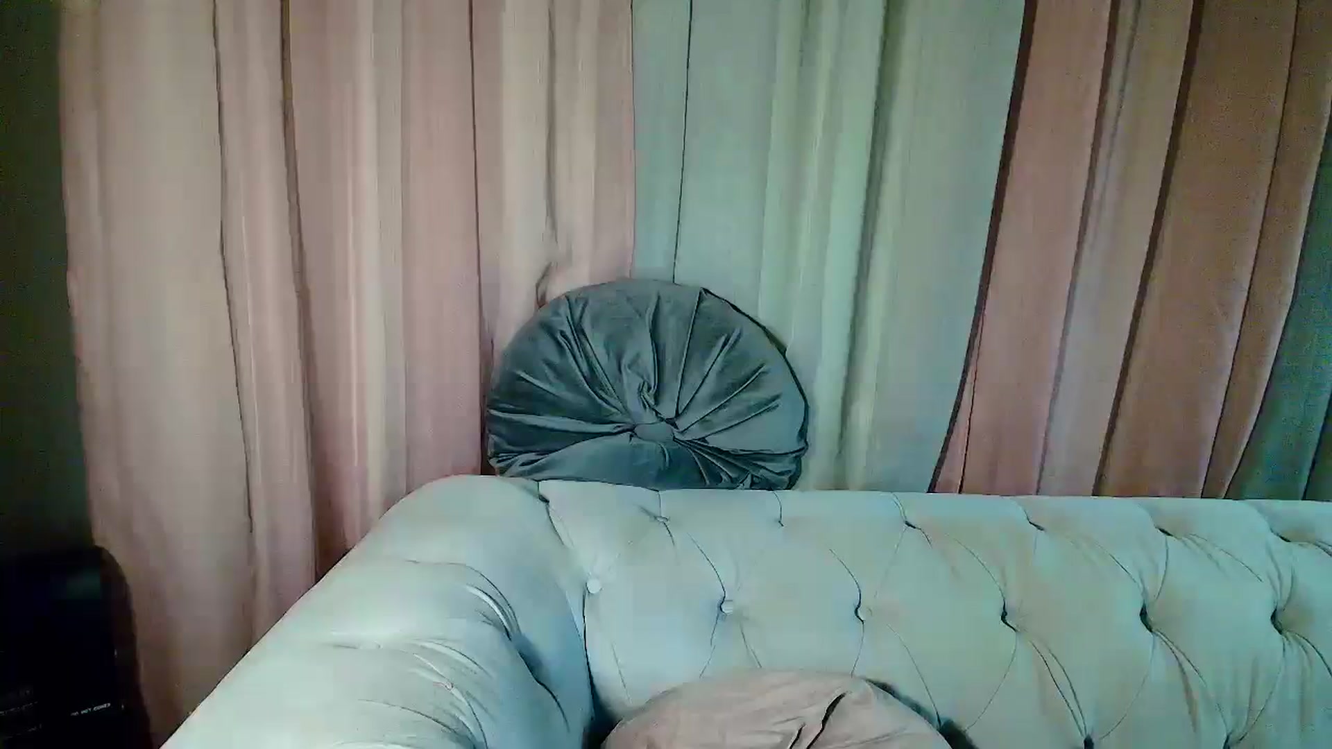 Gallery image thumbnail from Aarte_miss's myfreecams stream on, 04/30/2025, 01:34 image 14 of 20