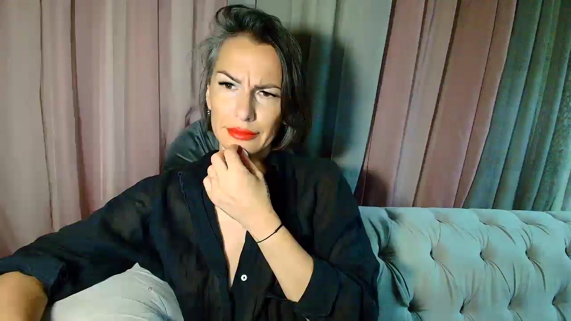 Gallery image thumbnail from Aarte_miss's myfreecams stream on, 05/01/2025, 24:17 image 6 of 20