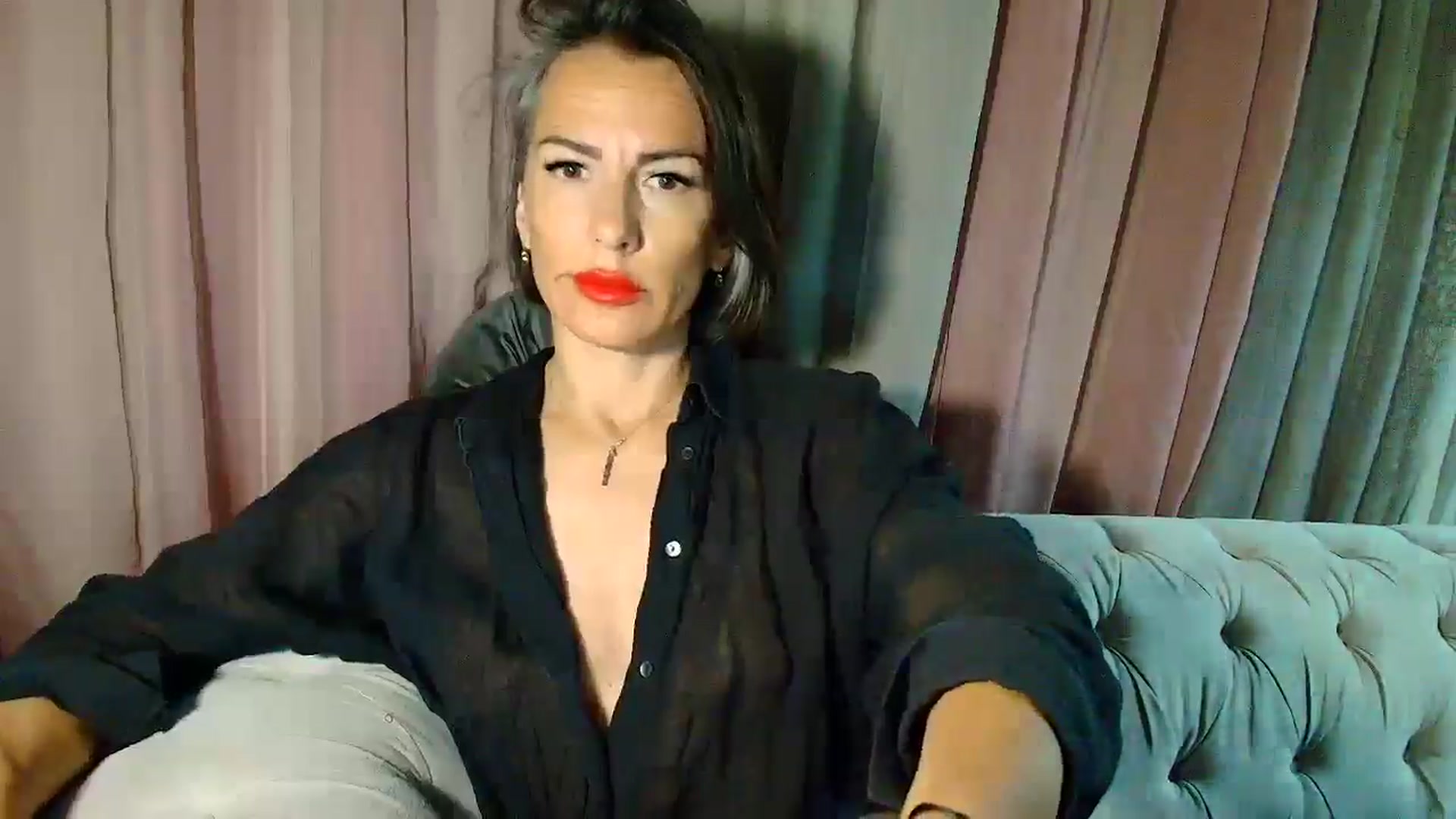 Gallery image thumbnail from Aarte_miss's myfreecams stream on, 05/01/2025, 24:17 image 3 of 20