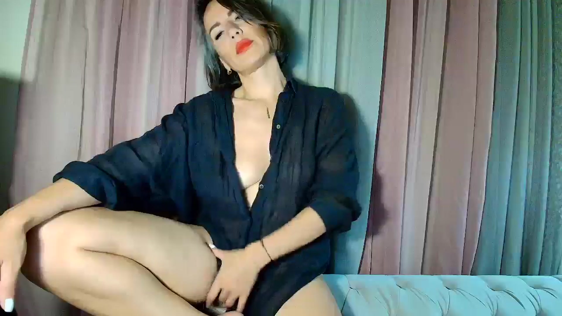 Gallery image thumbnail from Aarte_miss's myfreecams stream on, 05/01/2025, 04:04 image 7 of 20
