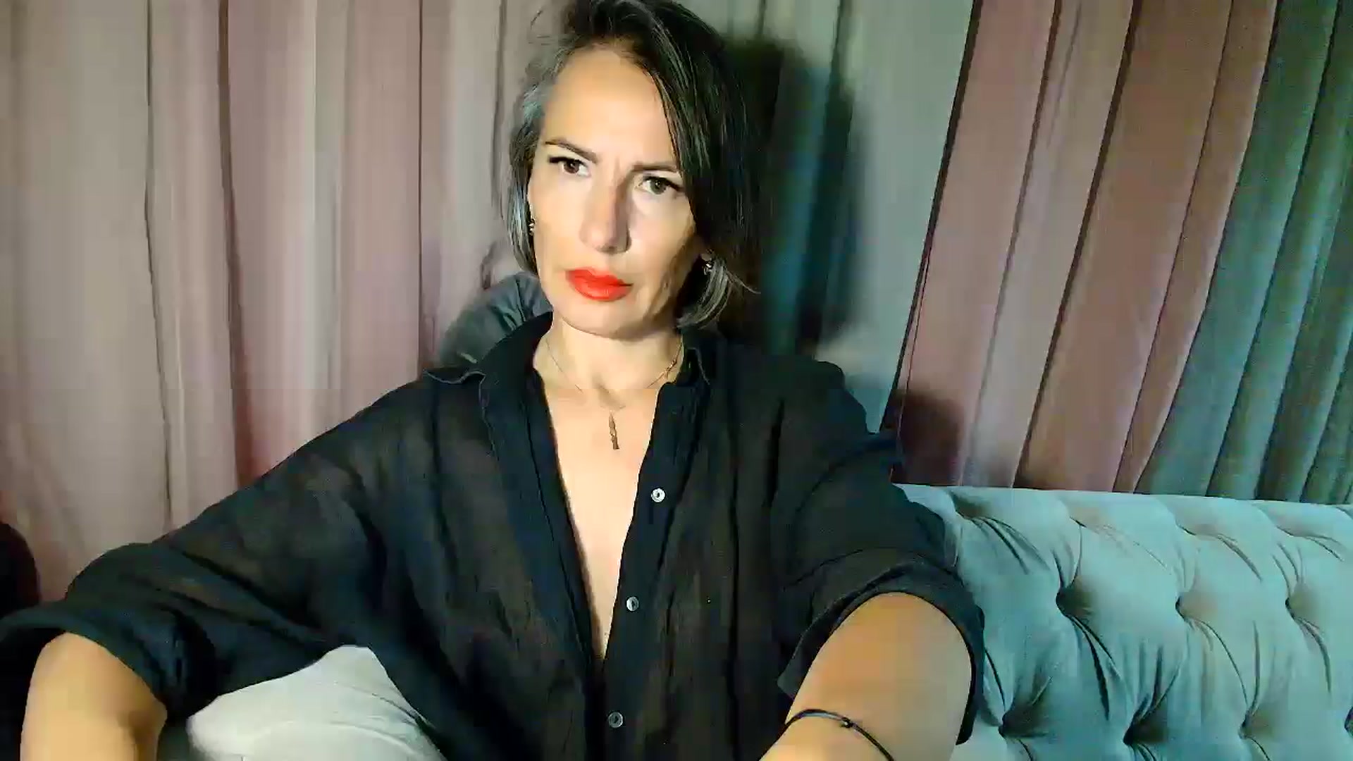 Gallery image thumbnail from Aarte_miss's myfreecams stream on, 05/01/2025, 04:04 image 4 of 20