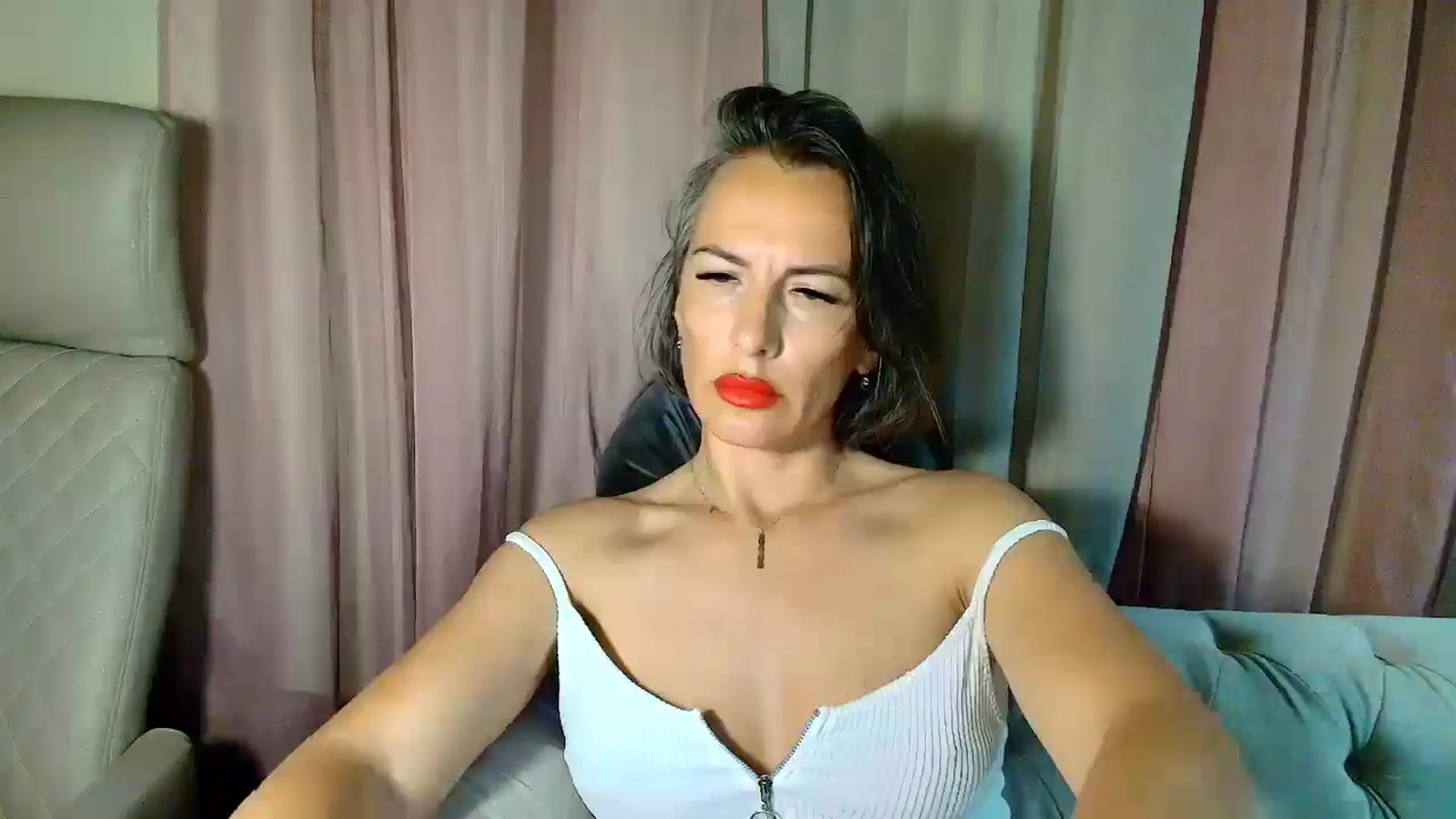 Gallery image thumbnail from Aarte_miss's myfreecams stream on, 05/27/2025, 24:00 image 15 of 20