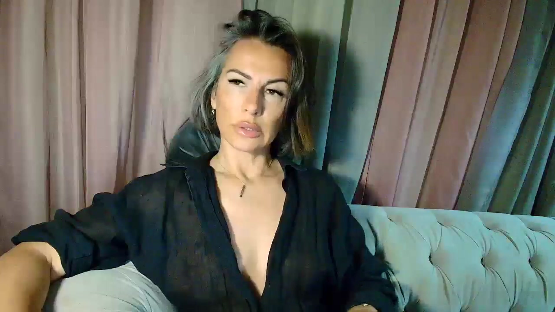 Gallery image thumbnail from Aarte_miss's myfreecams stream on, 05/29/2025, 02:56 image 8 of 20