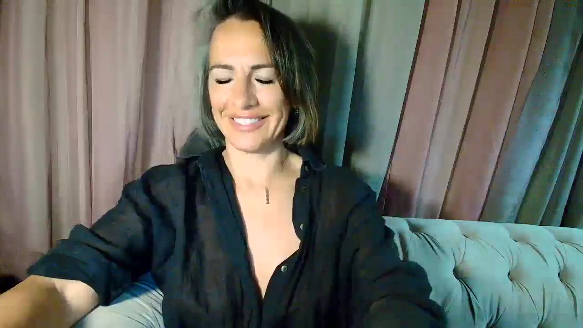 Gallery image thumbnail from Aarte_miss's myfreecams stream on, 05/29/2025, 02:56 image 18 of 20