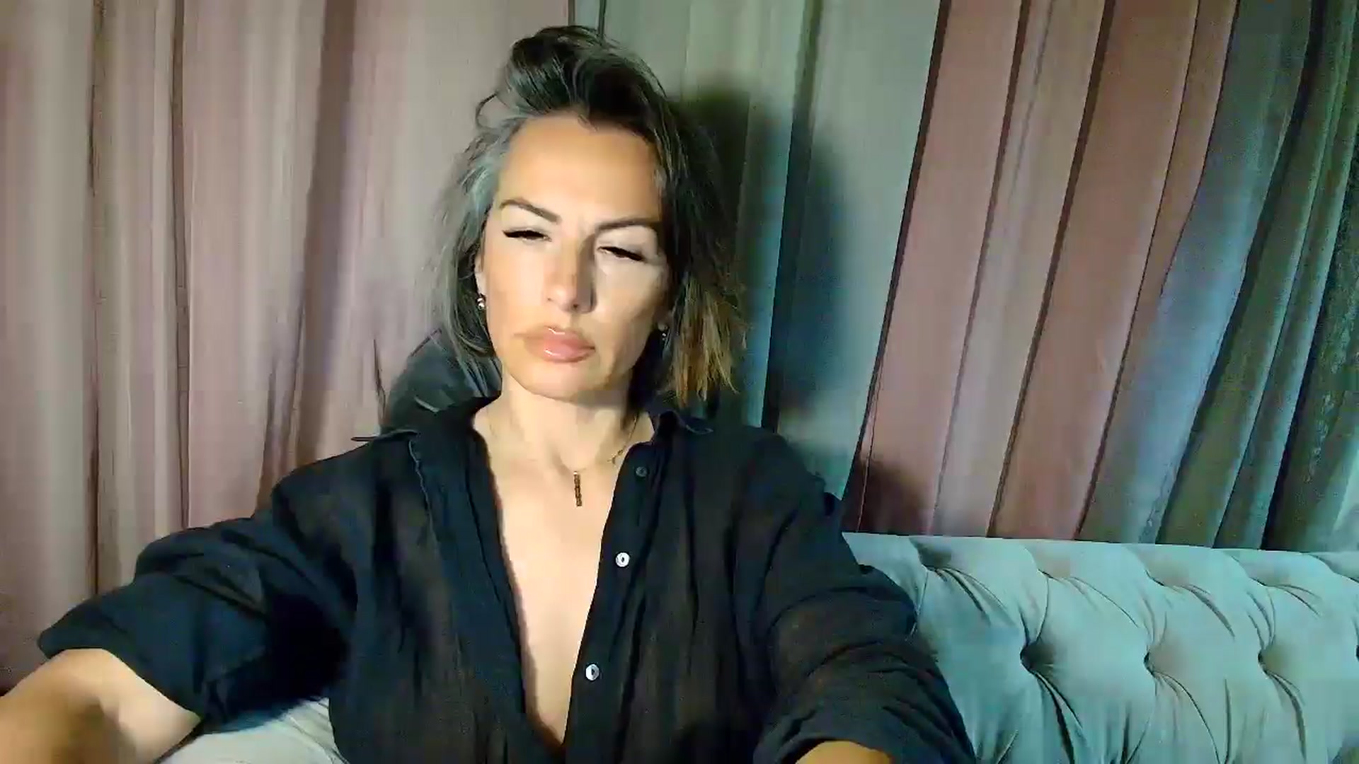 Gallery image thumbnail from Aarte_miss's myfreecams stream on, 05/29/2025, 02:56 image 3 of 20