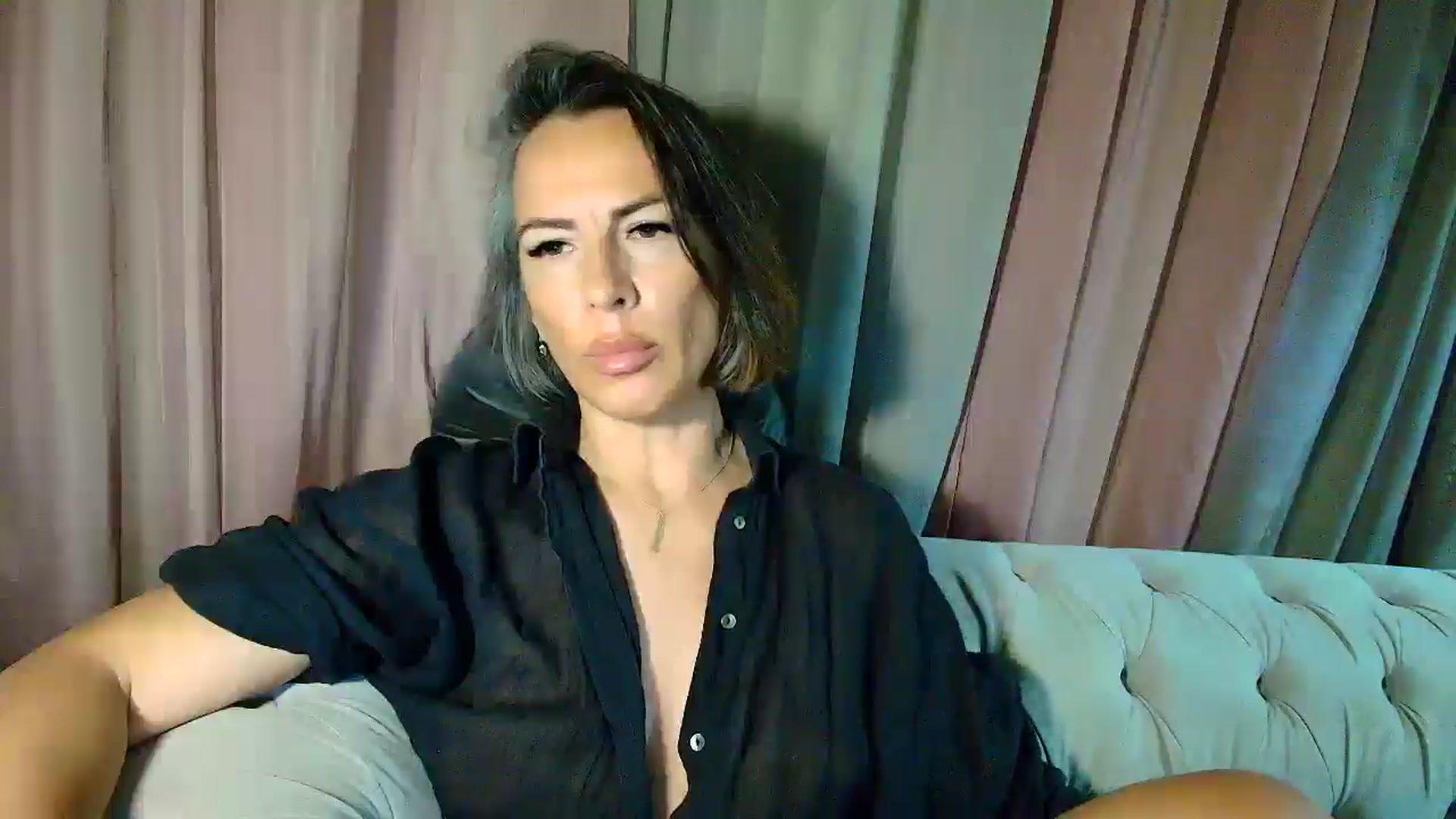 Gallery image thumbnail from Aarte_miss's myfreecams stream on, 05/29/2025, 02:56 image 13 of 20