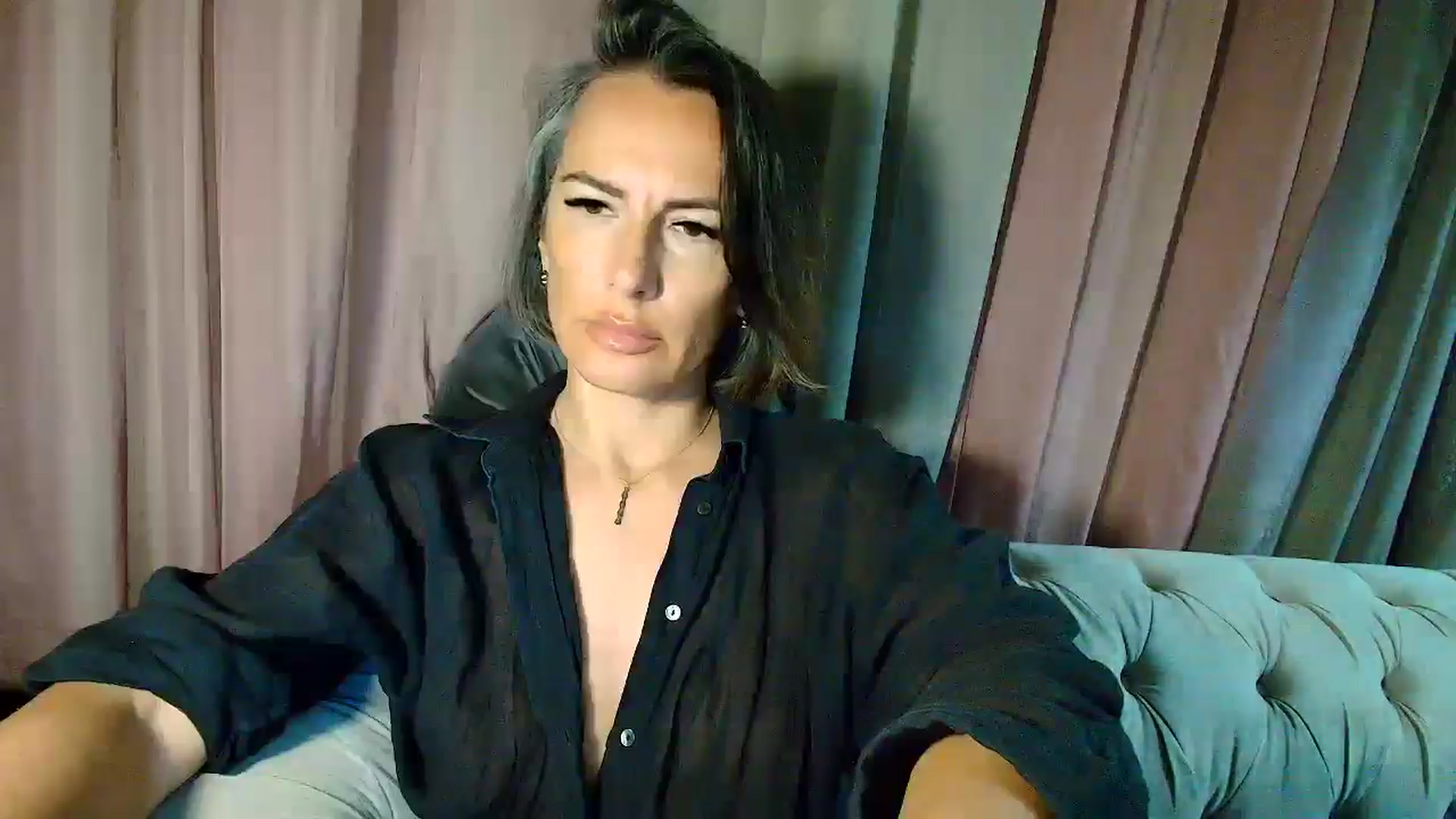 Gallery image thumbnail from Aarte_miss's myfreecams stream on, 05/29/2025, 02:56 image 11 of 20