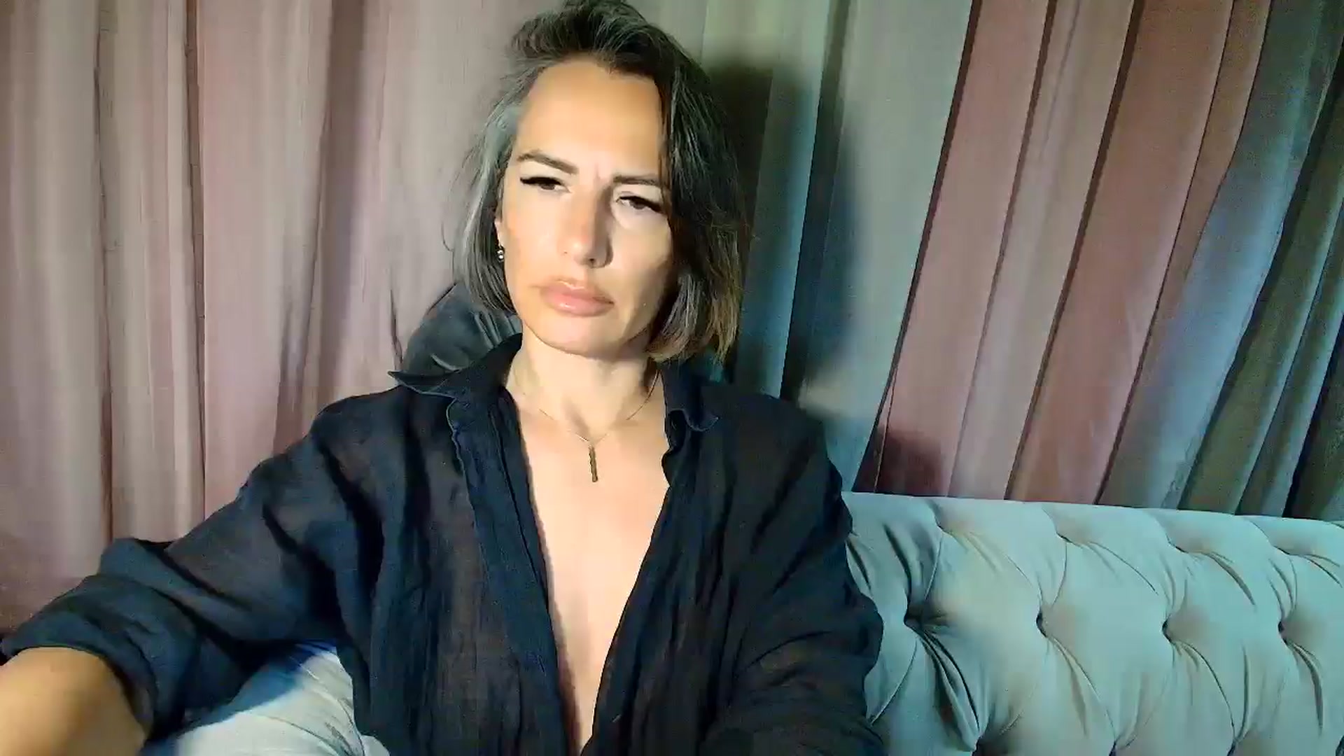 Gallery image thumbnail from Aarte_miss's myfreecams stream on, 05/29/2025, 02:56 image 15 of 20