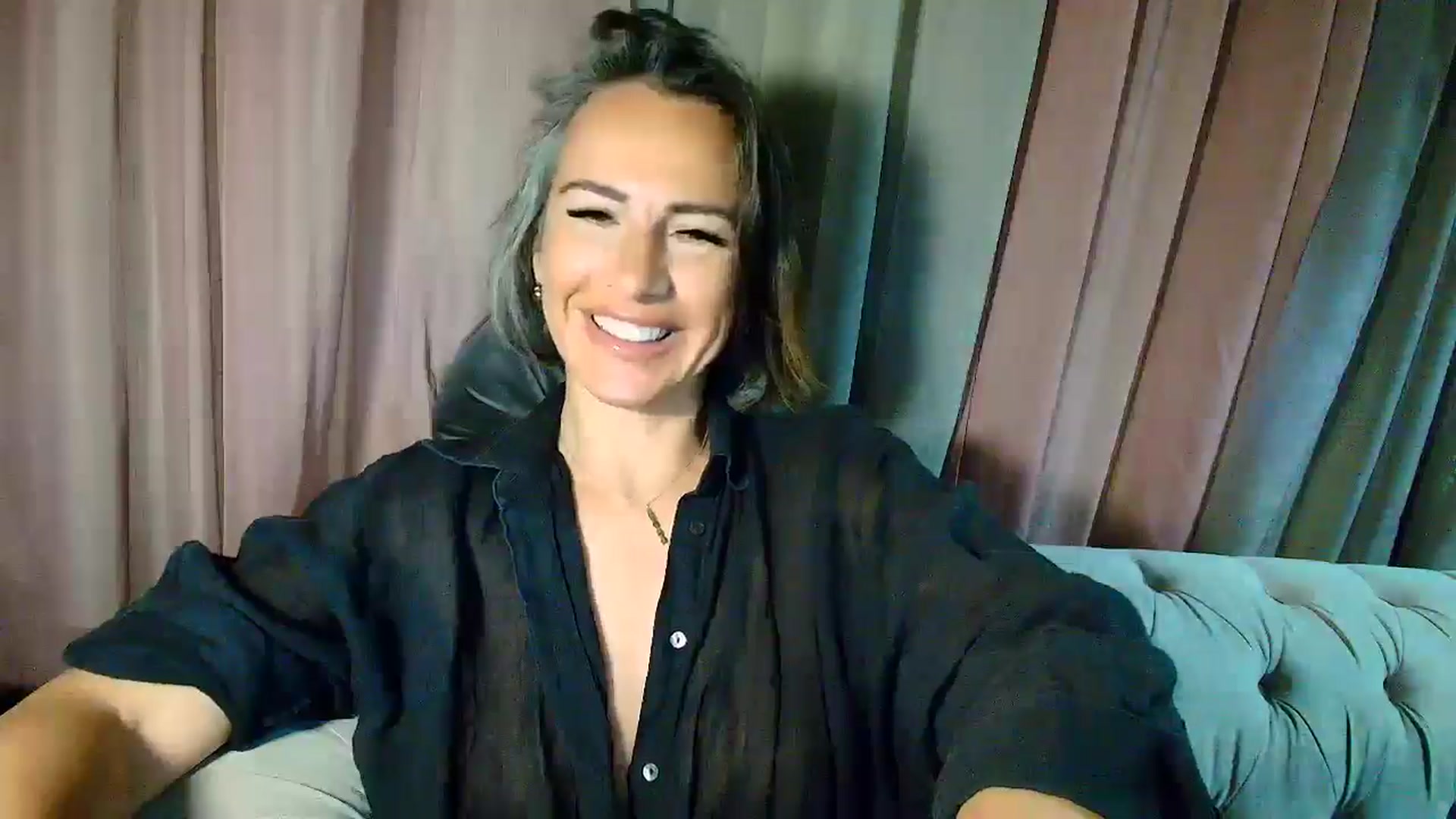 Gallery image thumbnail from Aarte_miss's myfreecams stream on, 05/29/2025, 02:56 image 9 of 20