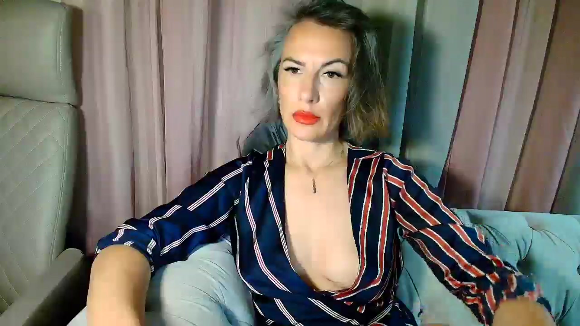 Gallery image thumbnail from Aarte_miss's myfreecams stream on, 05/31/2025, 24:03 image 13 of 20