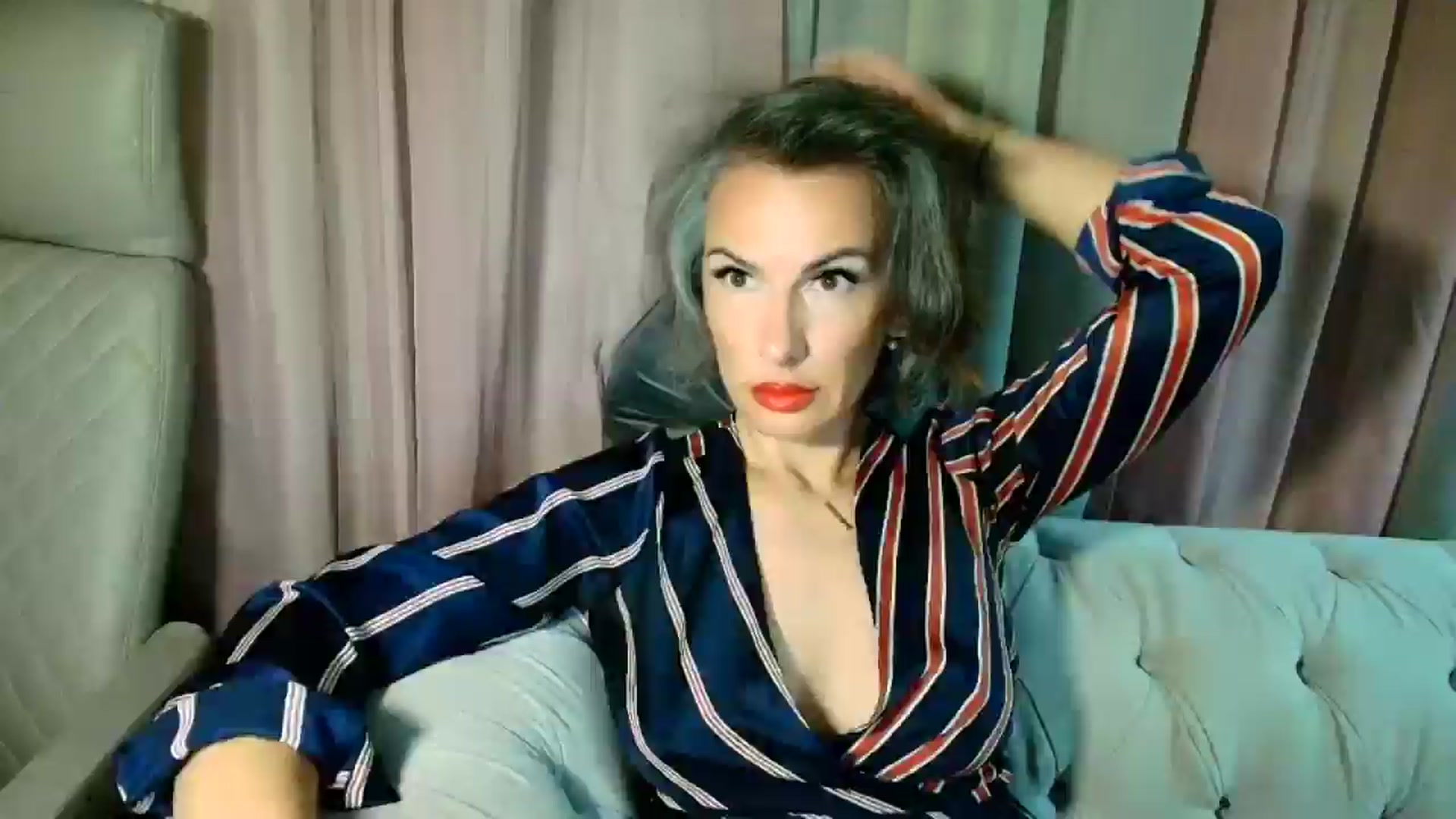 Gallery image thumbnail from Aarte_miss's myfreecams stream on, 05/31/2025, 24:03 image 6 of 20