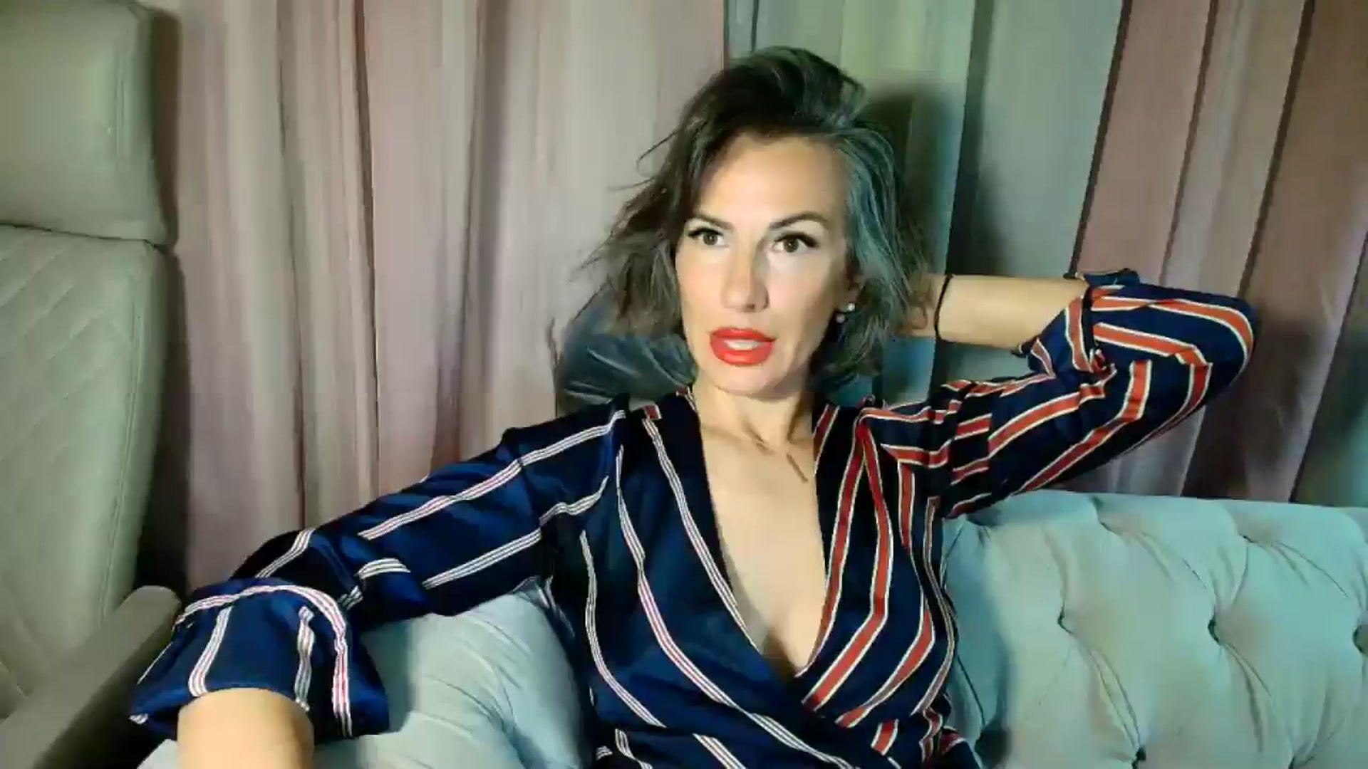 Gallery image thumbnail from Aarte_miss's myfreecams stream on, 05/31/2025, 24:03 image 2 of 20
